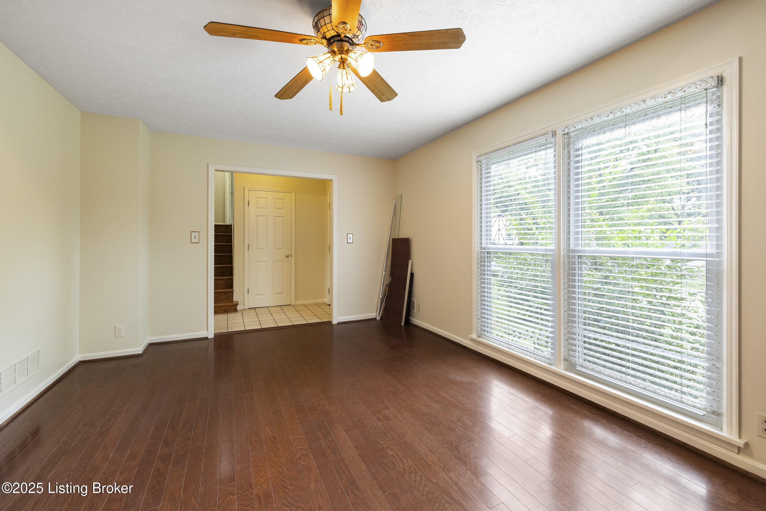 1102 Woodcroft Ct