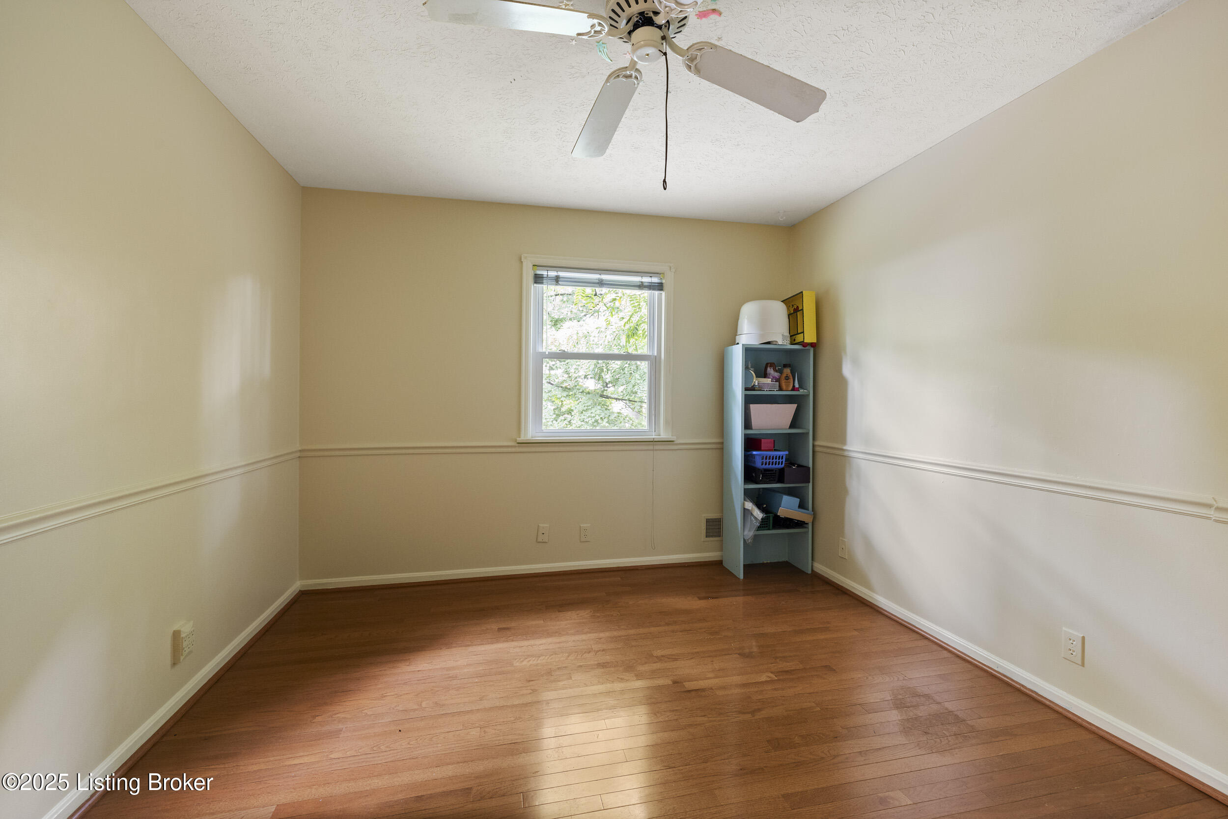 1102 Woodcroft Ct