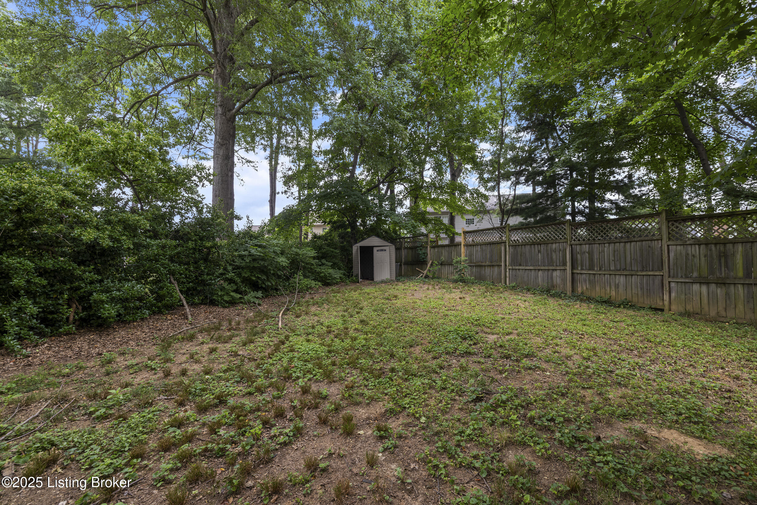 1102 Woodcroft Ct