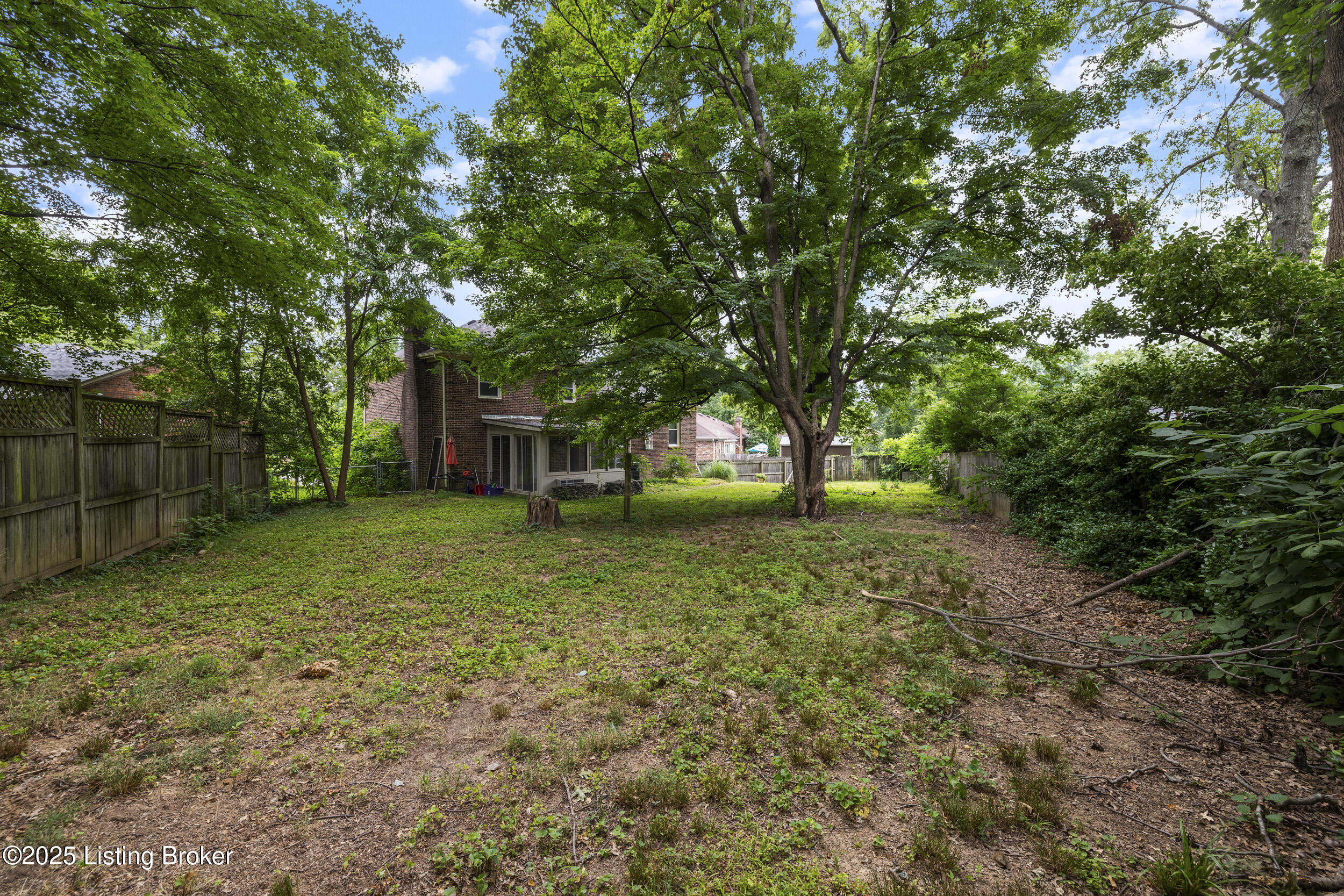 1102 Woodcroft Ct