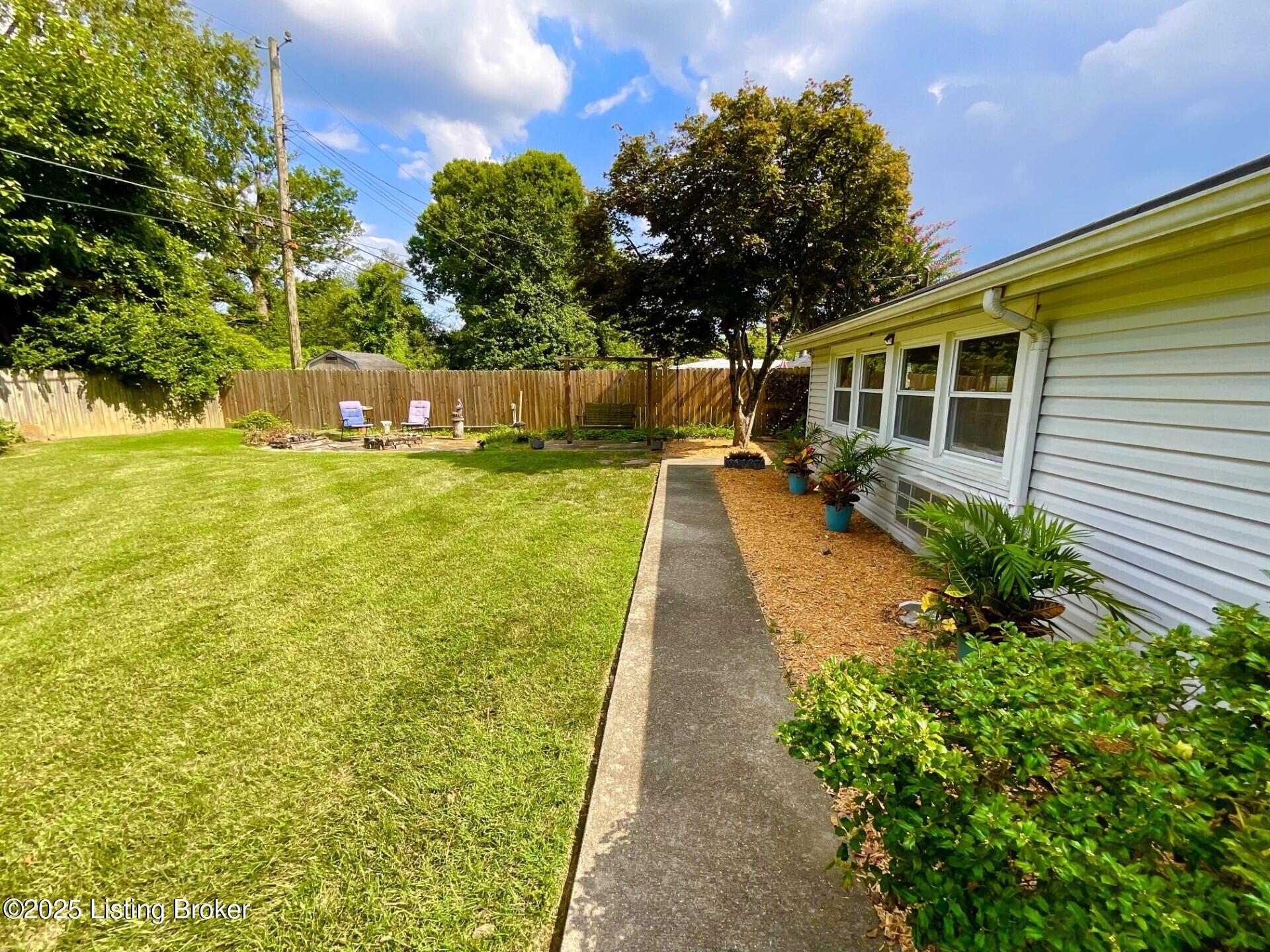 3013 Furman Blvd