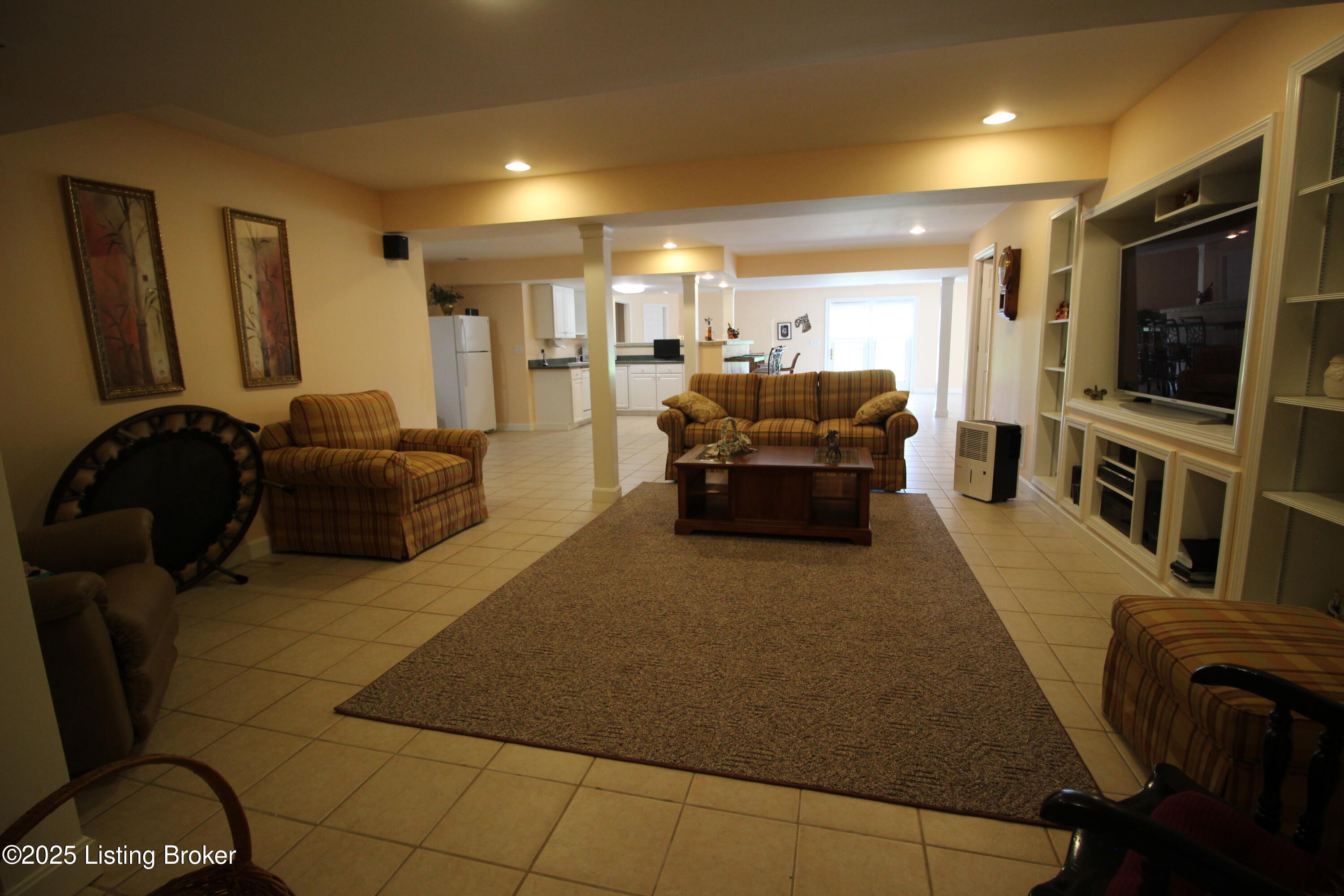 1928 Mayfield Dr