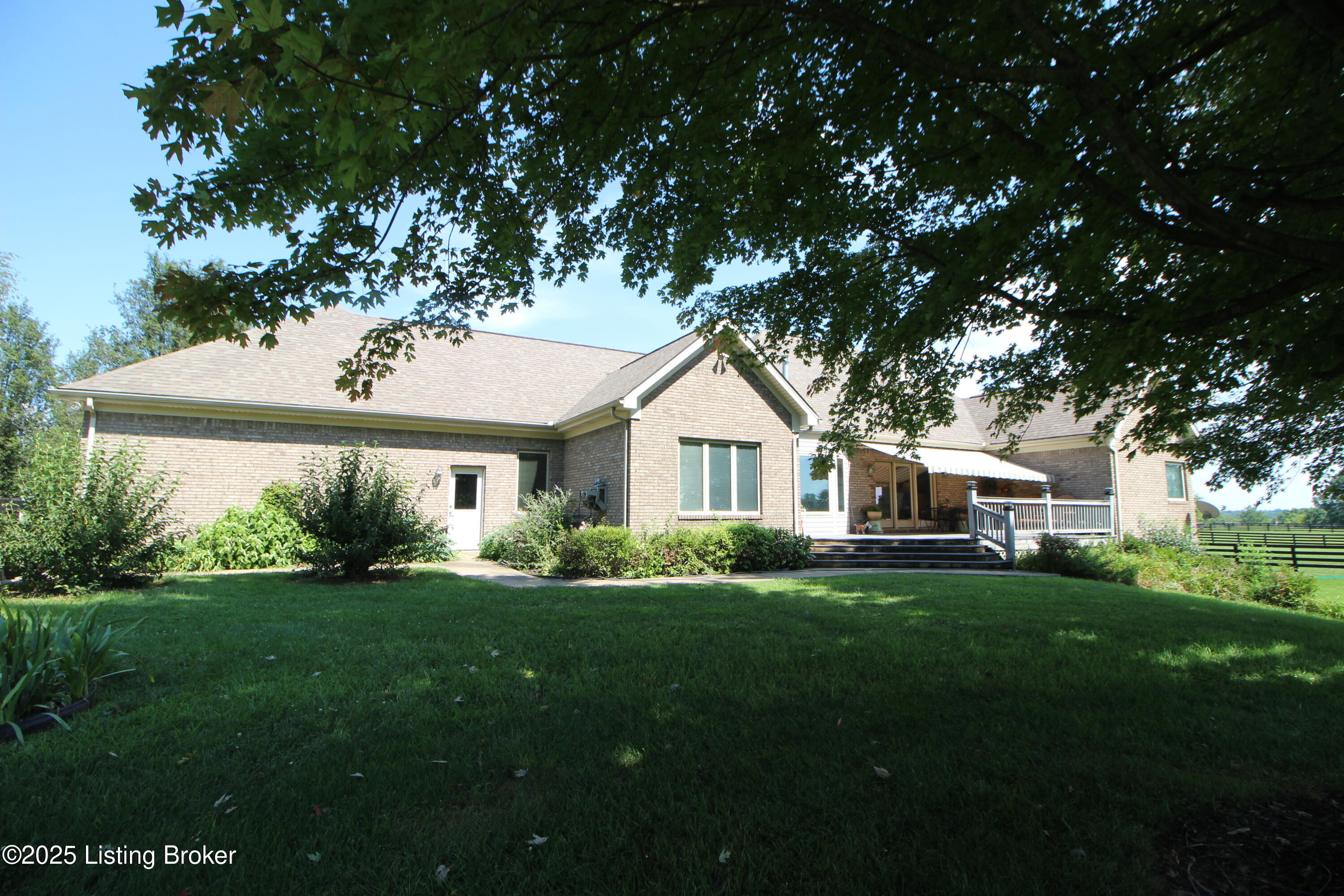 1928 Mayfield Dr