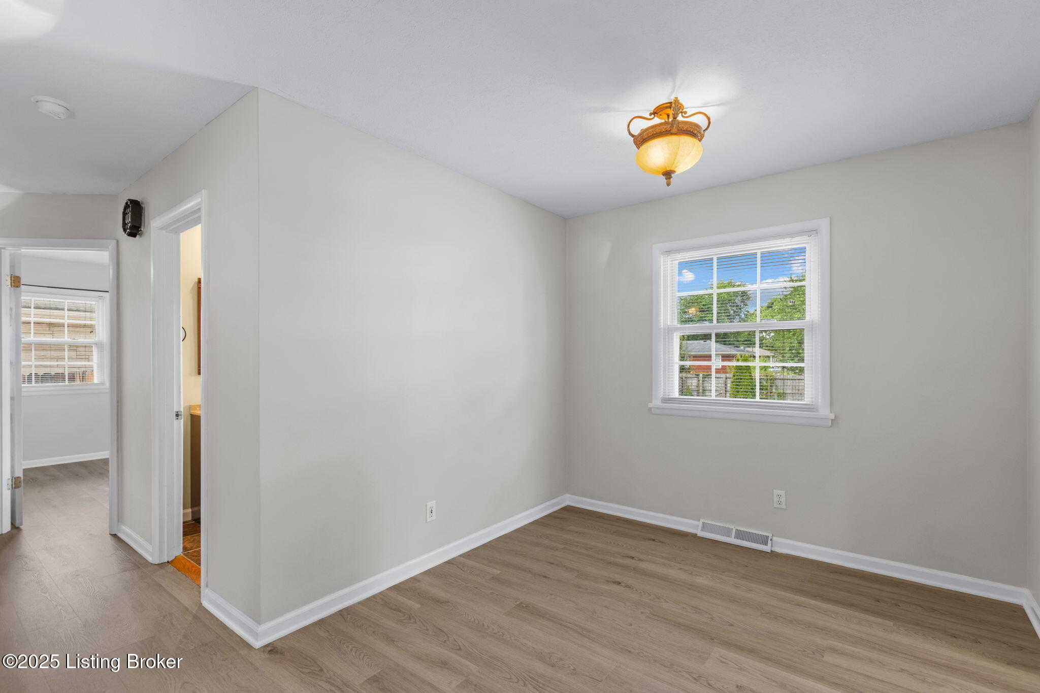 8008 Columbine Dr