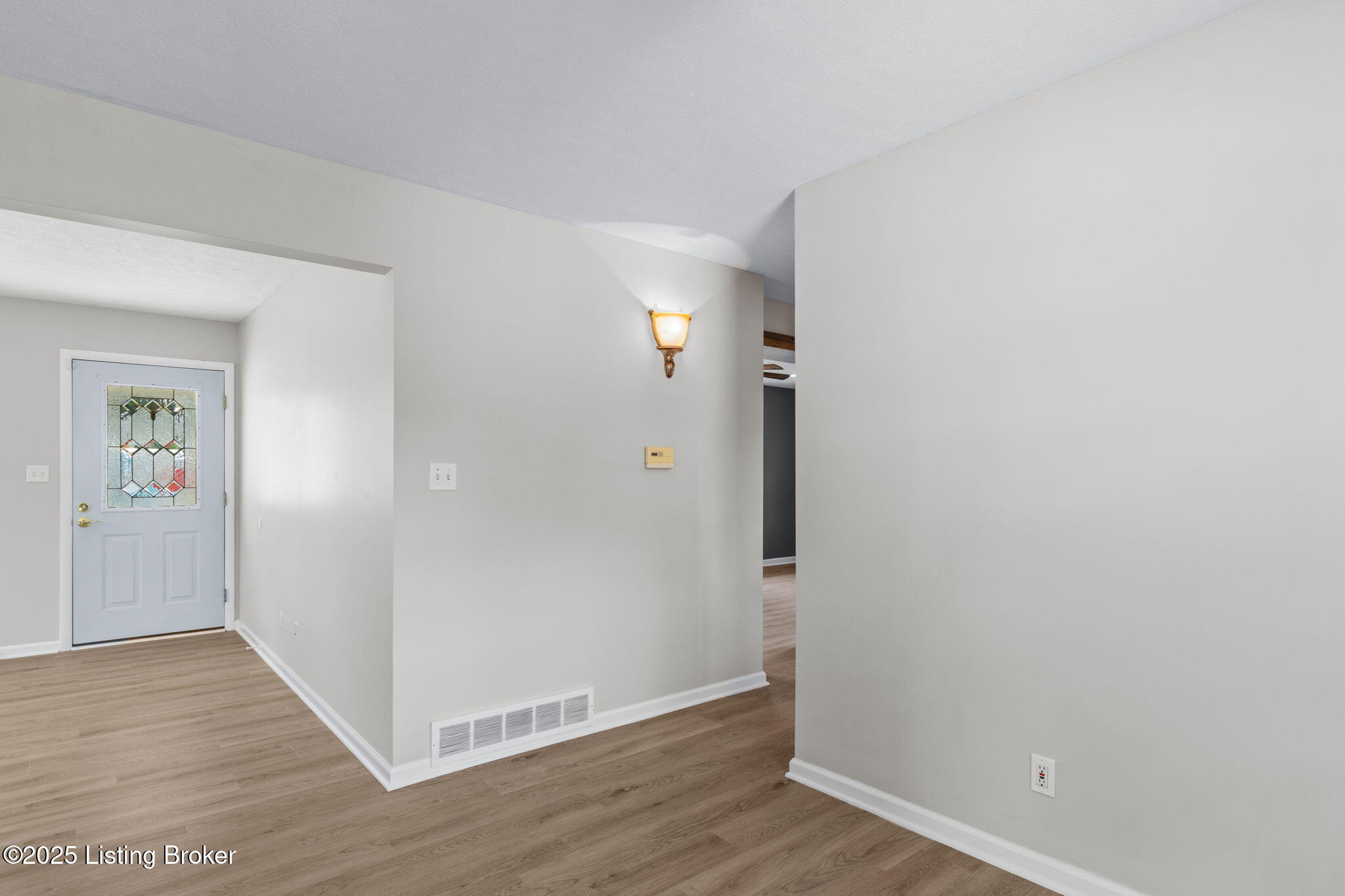 8008 Columbine Dr