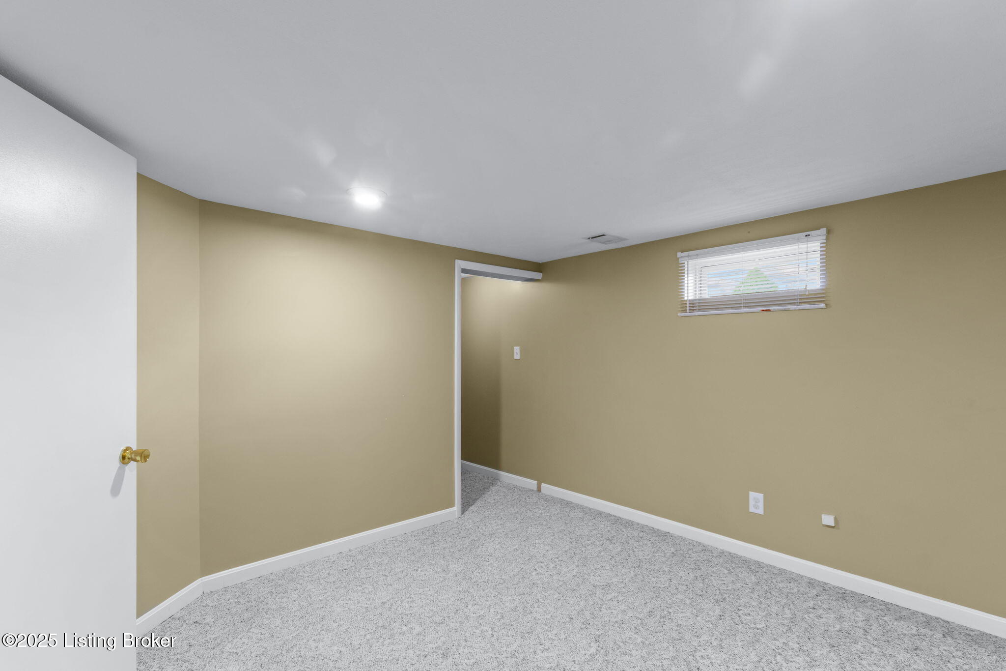 8008 Columbine Dr