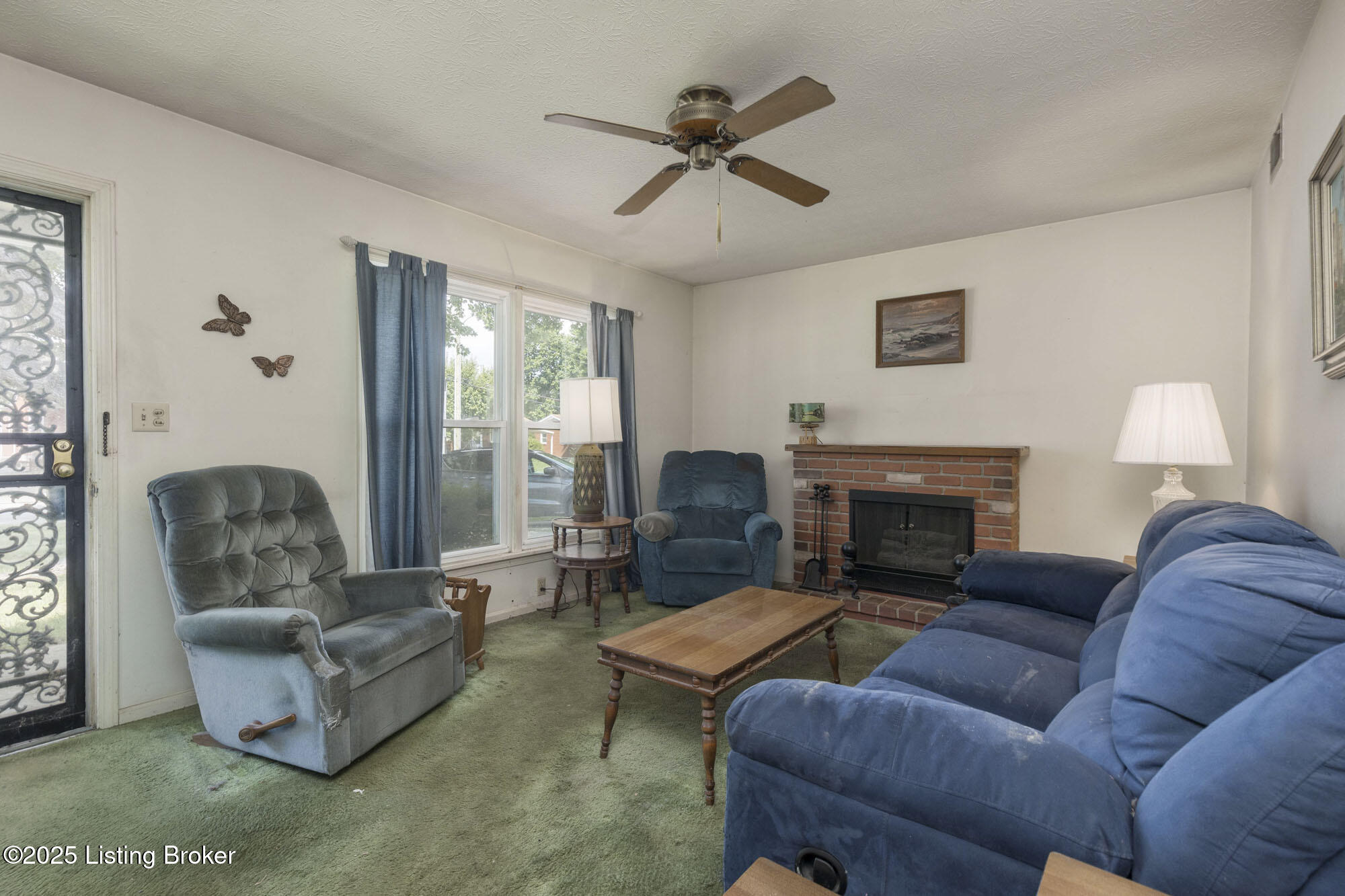 5402 Winslow Dr