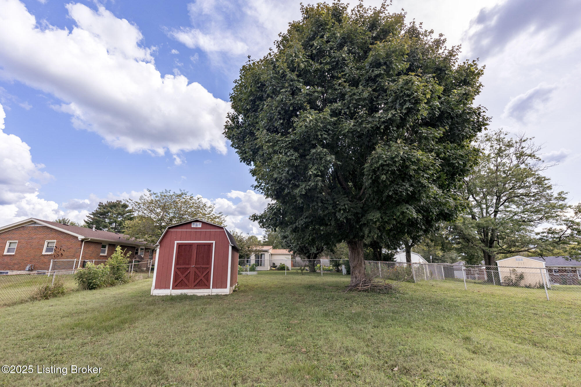 5402 Winslow Dr