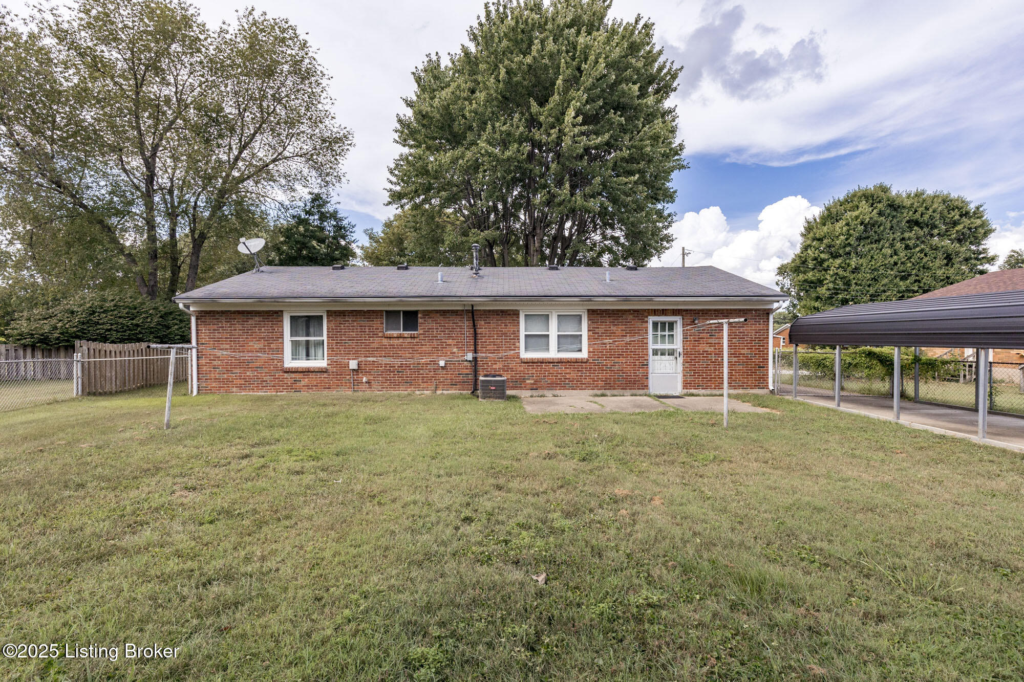 5402 Winslow Dr