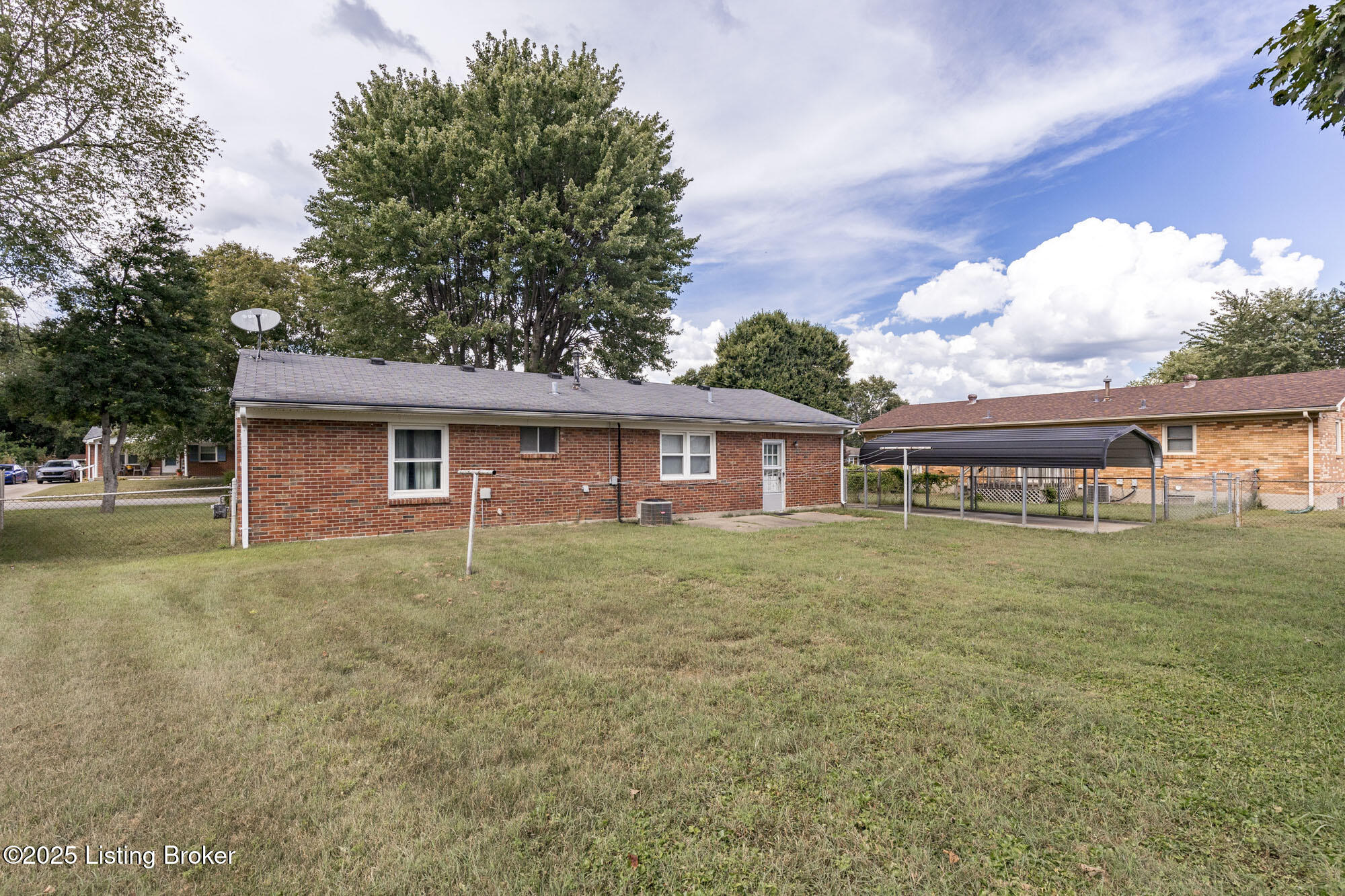 5402 Winslow Dr