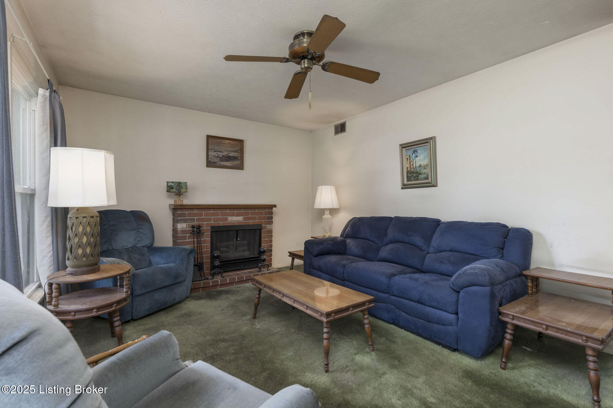 5402 Winslow Dr