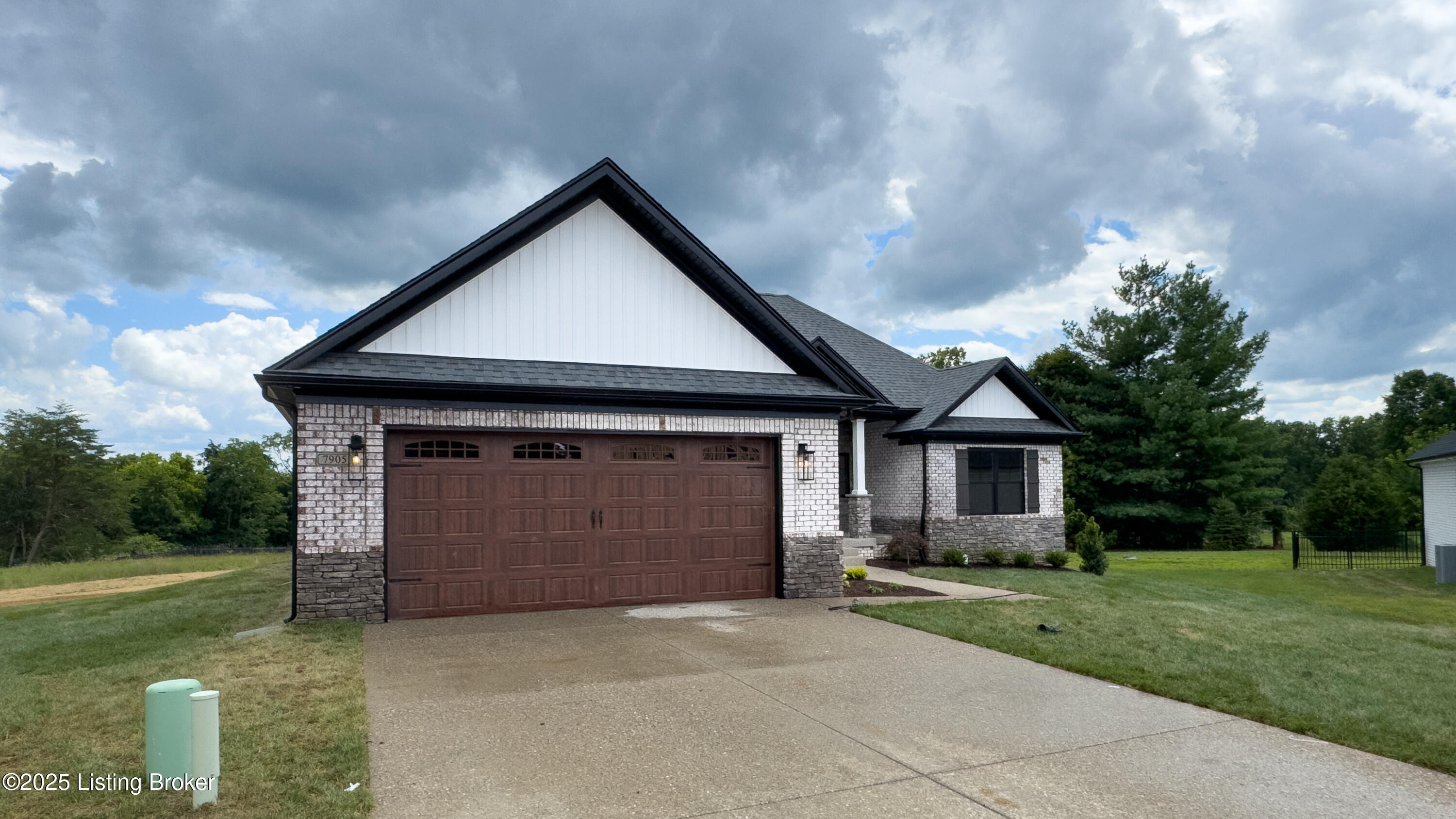 7905 Wagon Trail Ct