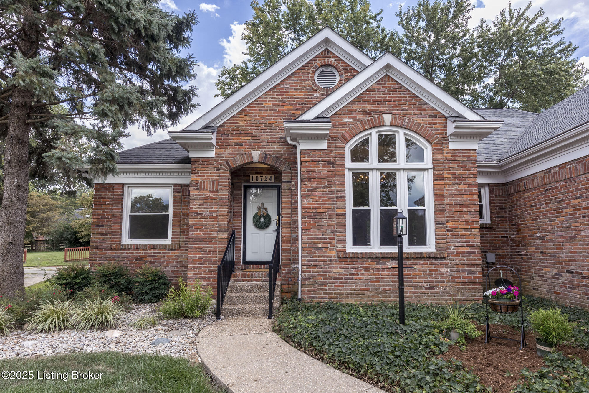10724 Eagle Ridge Pl