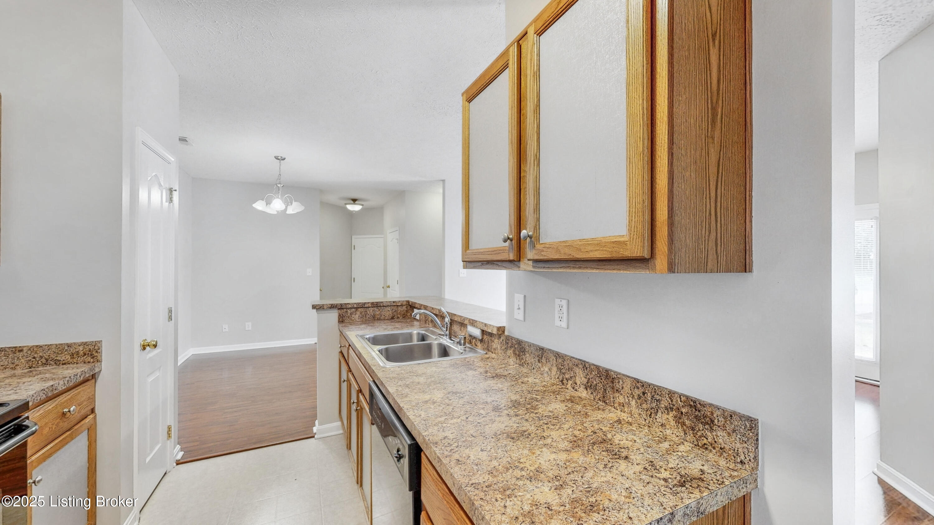 9417 Magnolia Ridge Dr UNIT 101
