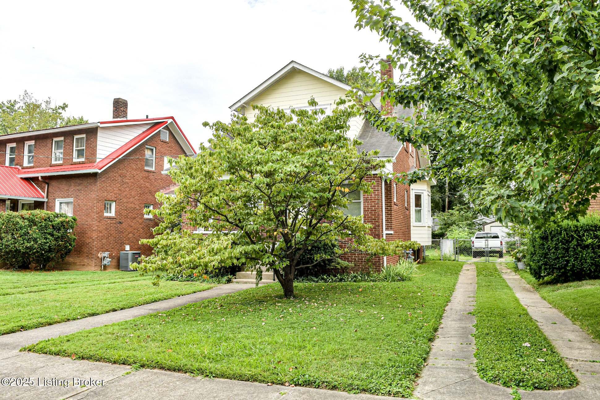 1910 Roanoke Ave