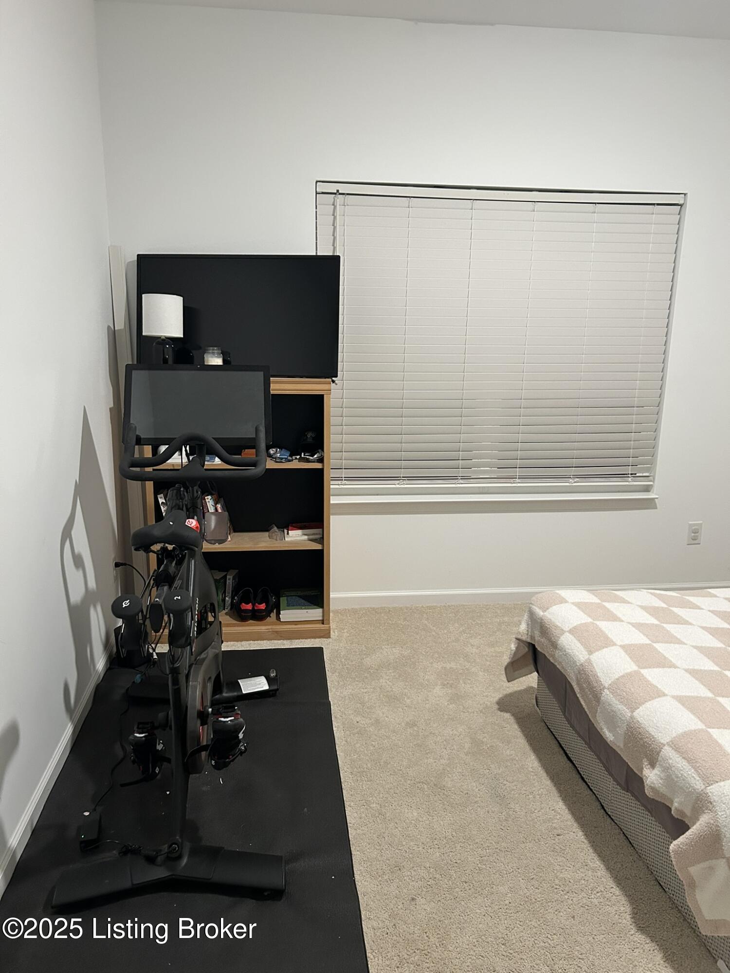 17022 Meander Way