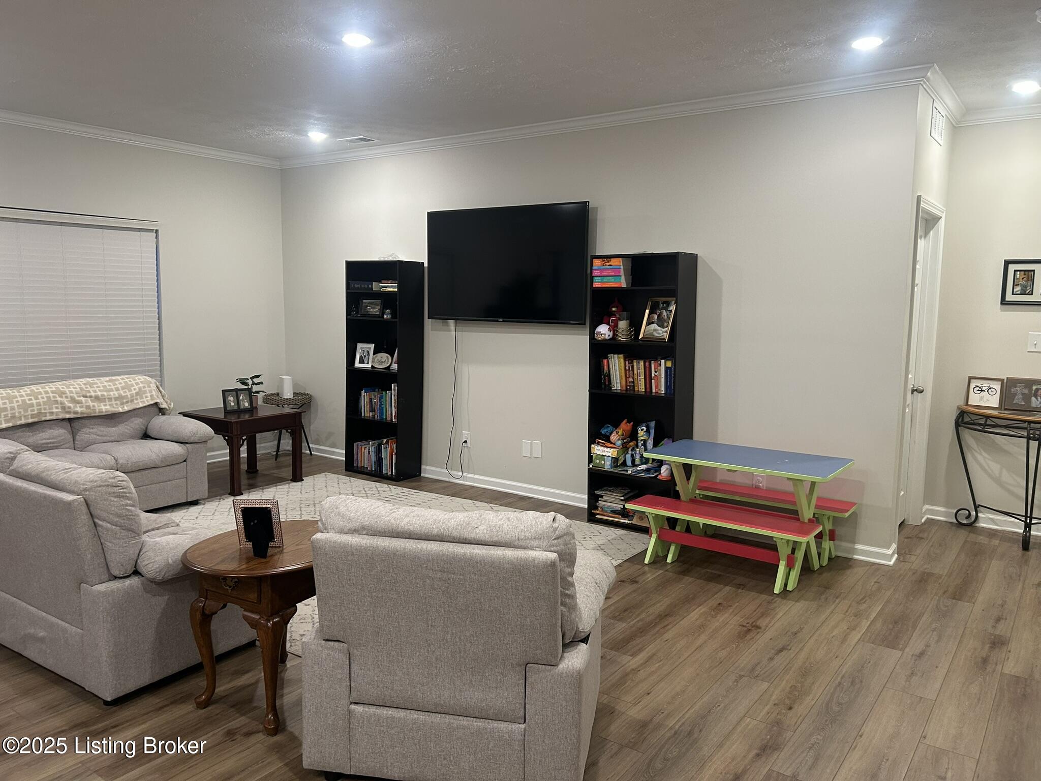 17022 Meander Way