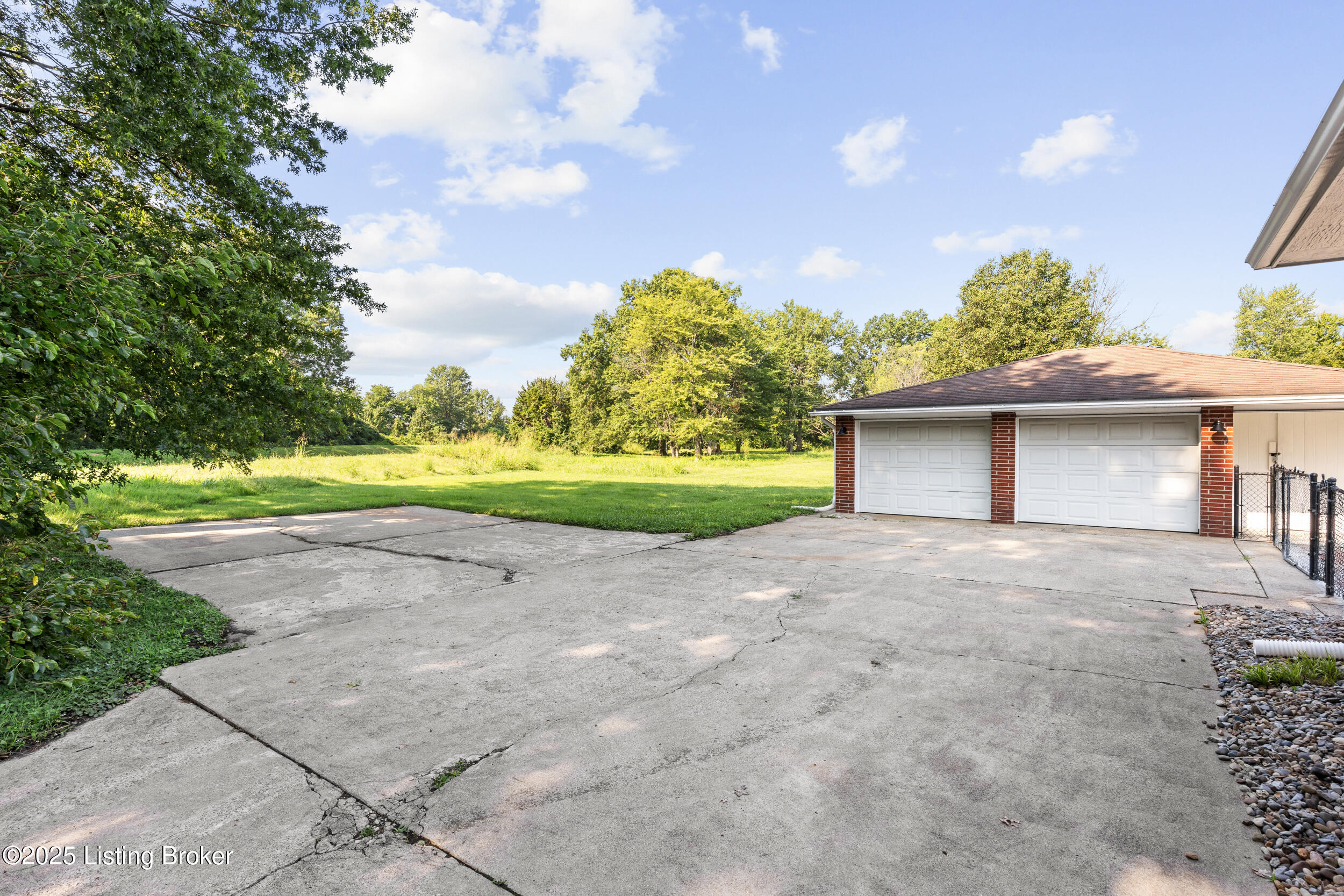 6120 Gloria Ln