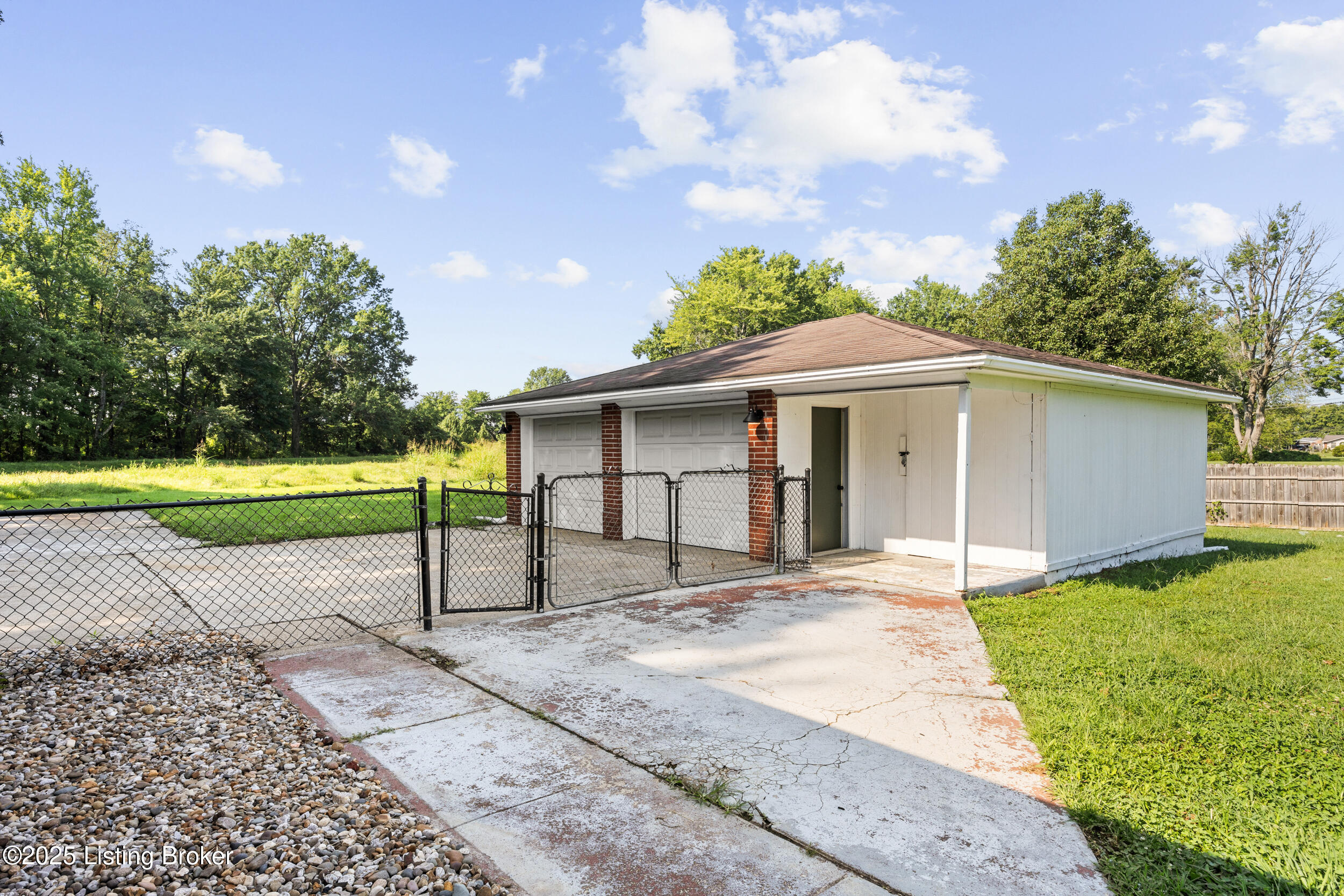 6120 Gloria Ln