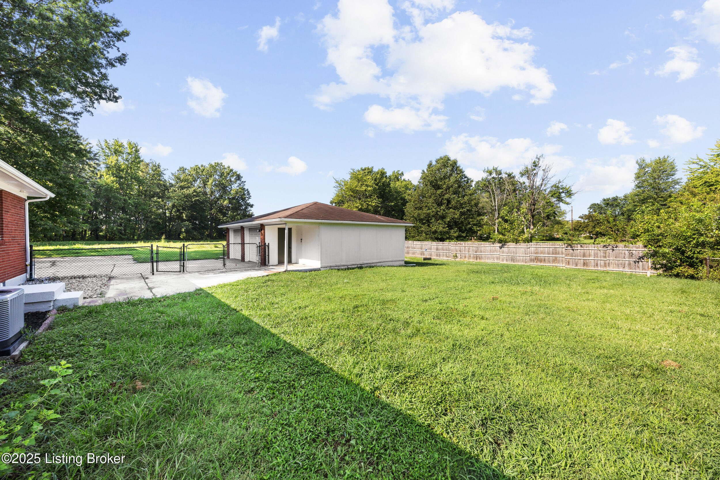 6120 Gloria Ln