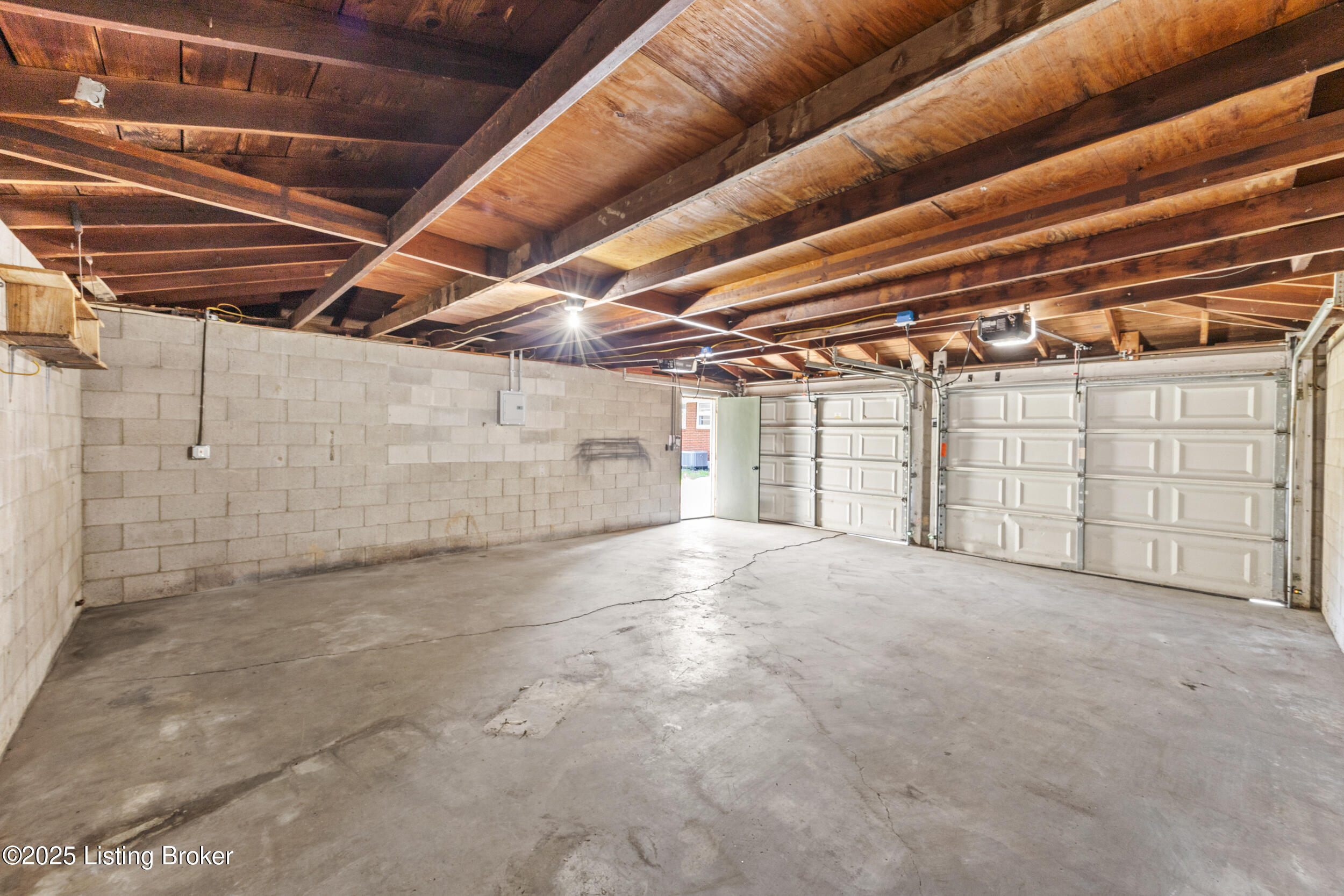 6120 Gloria Ln