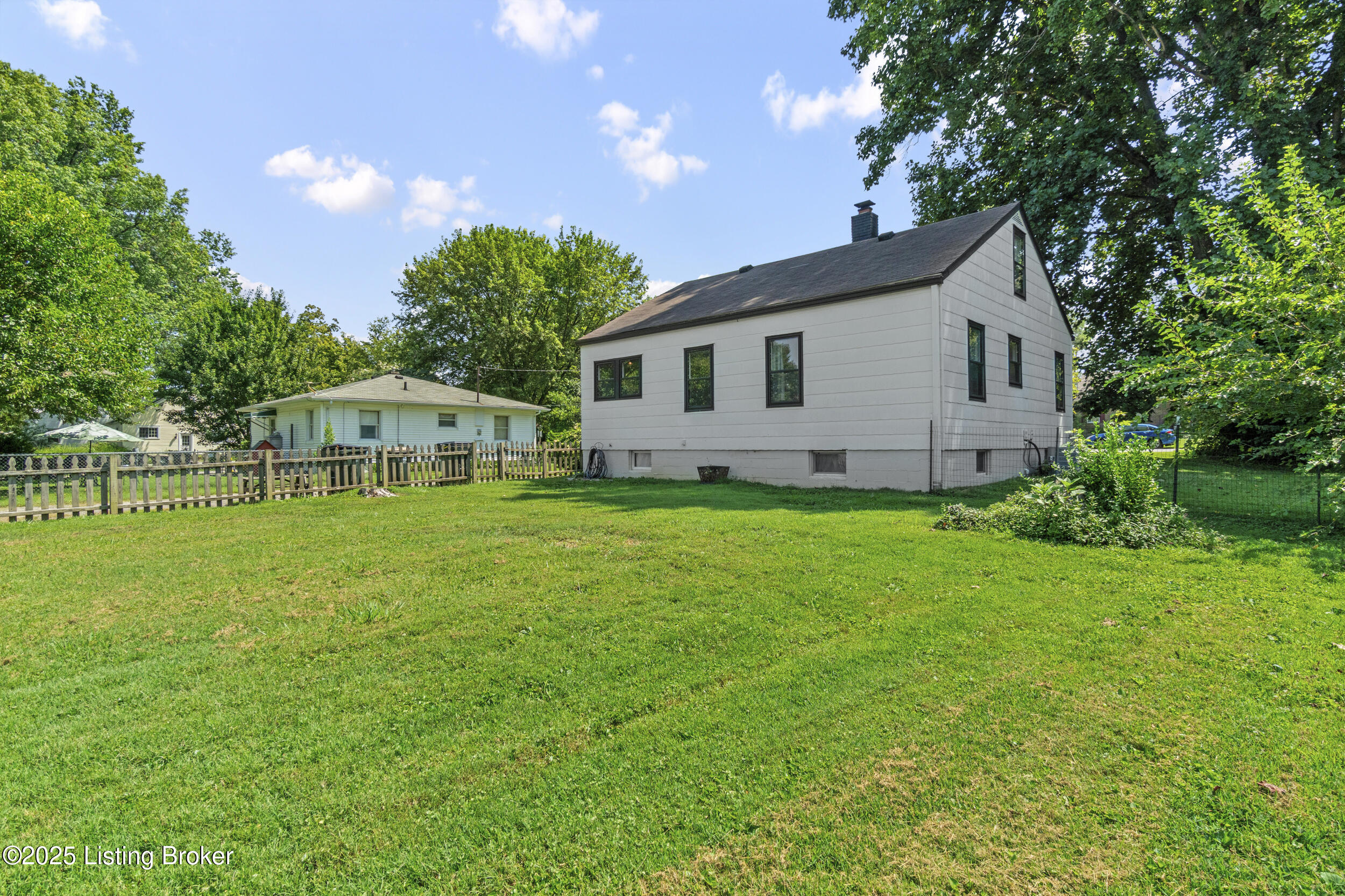 3705 Locust Ave