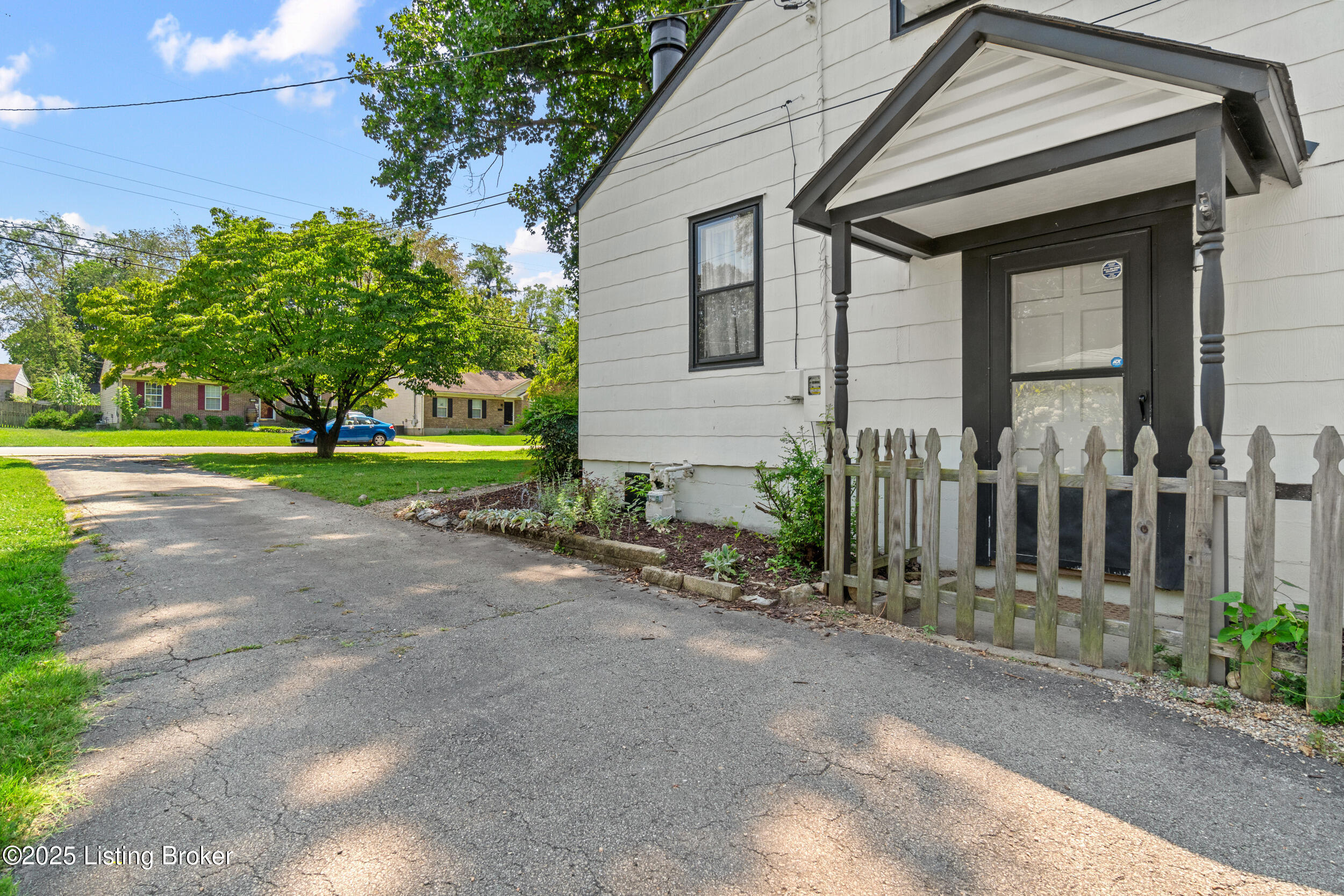 3705 Locust Ave