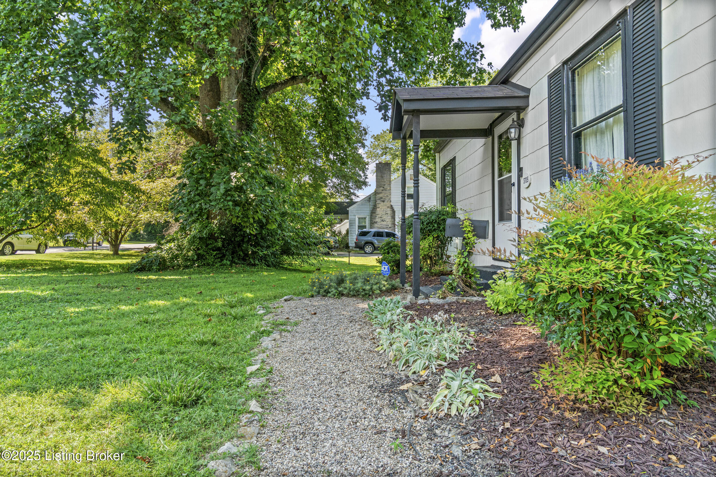 3705 Locust Ave