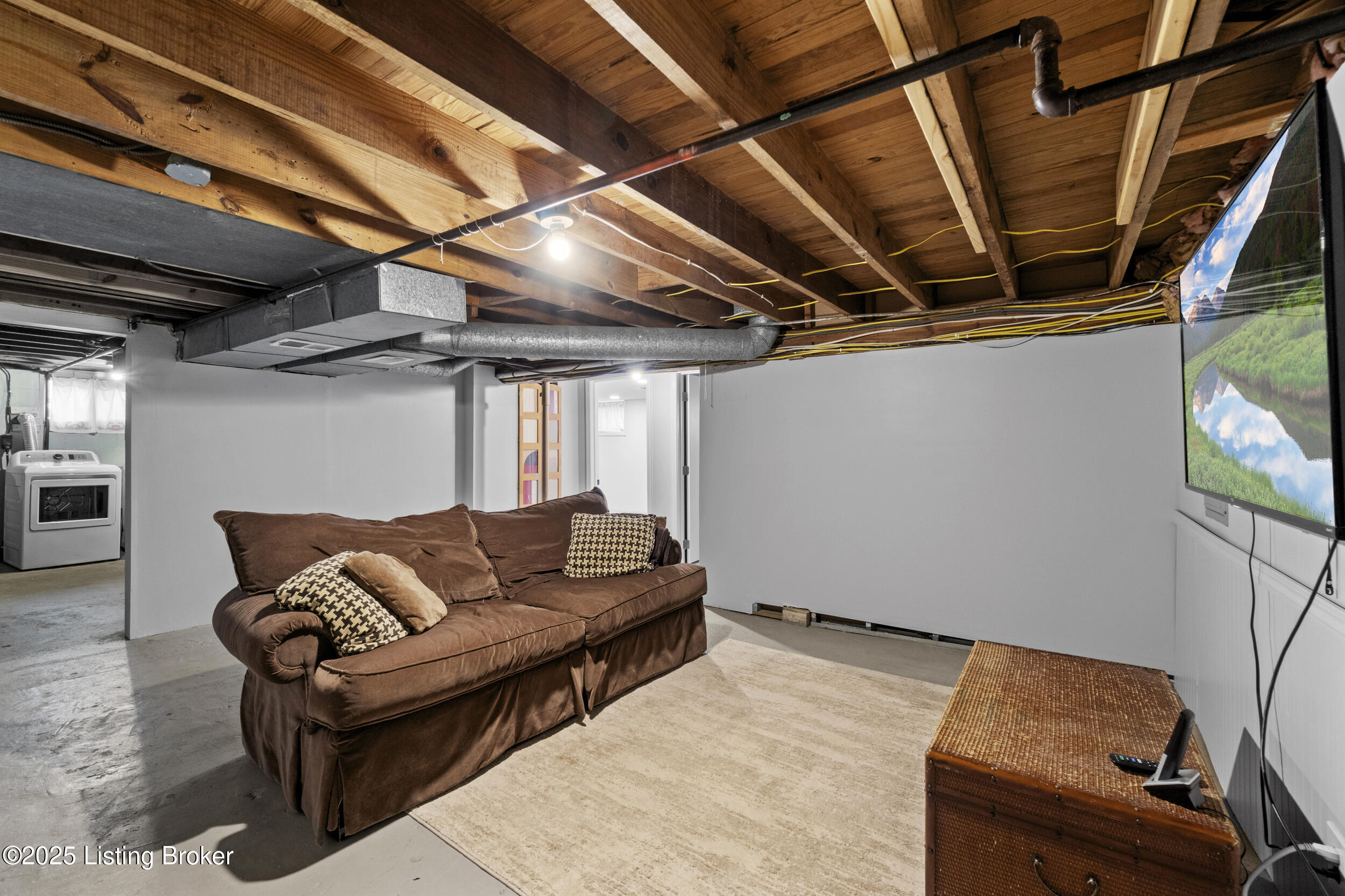 3705 Locust Ave