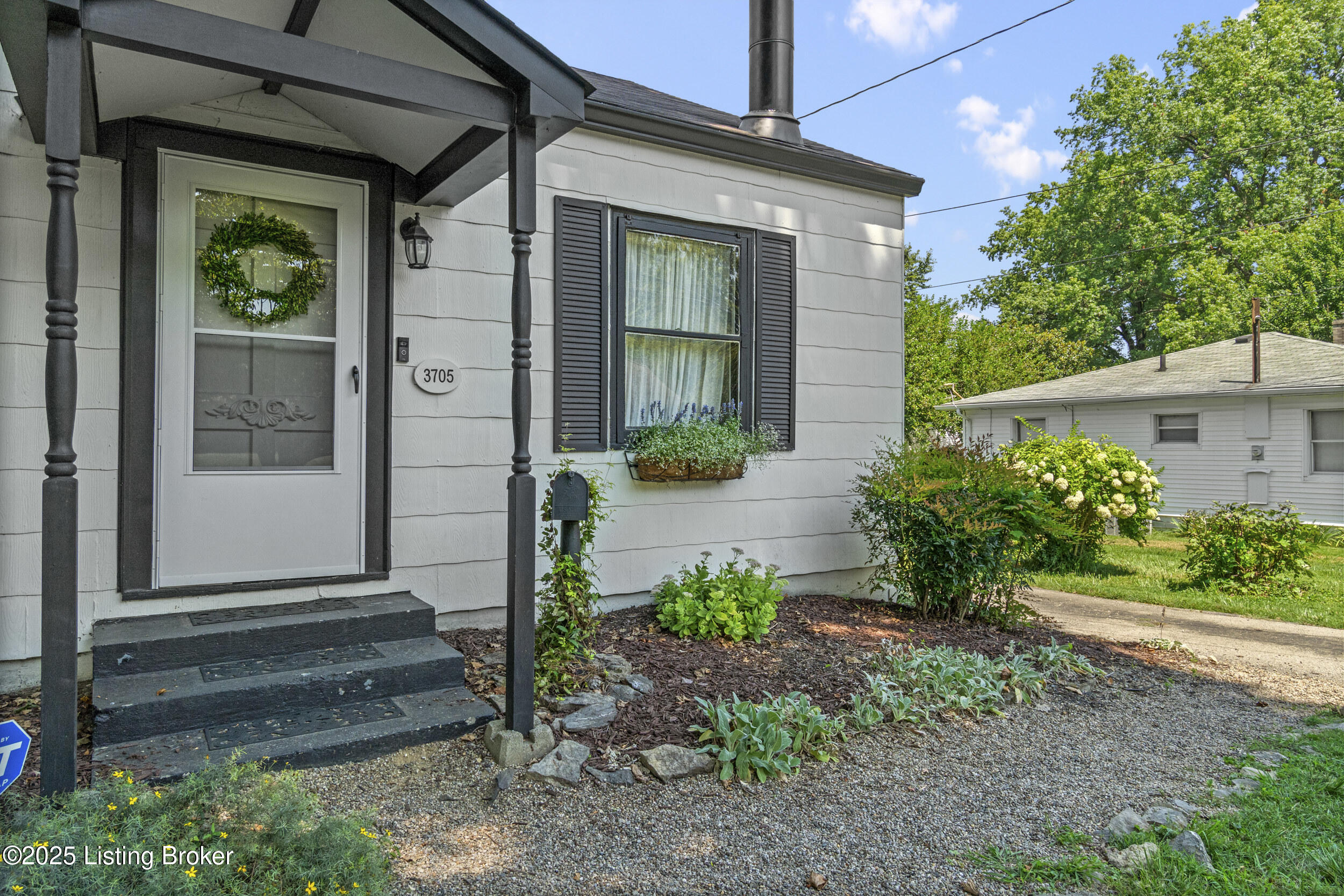 3705 Locust Ave