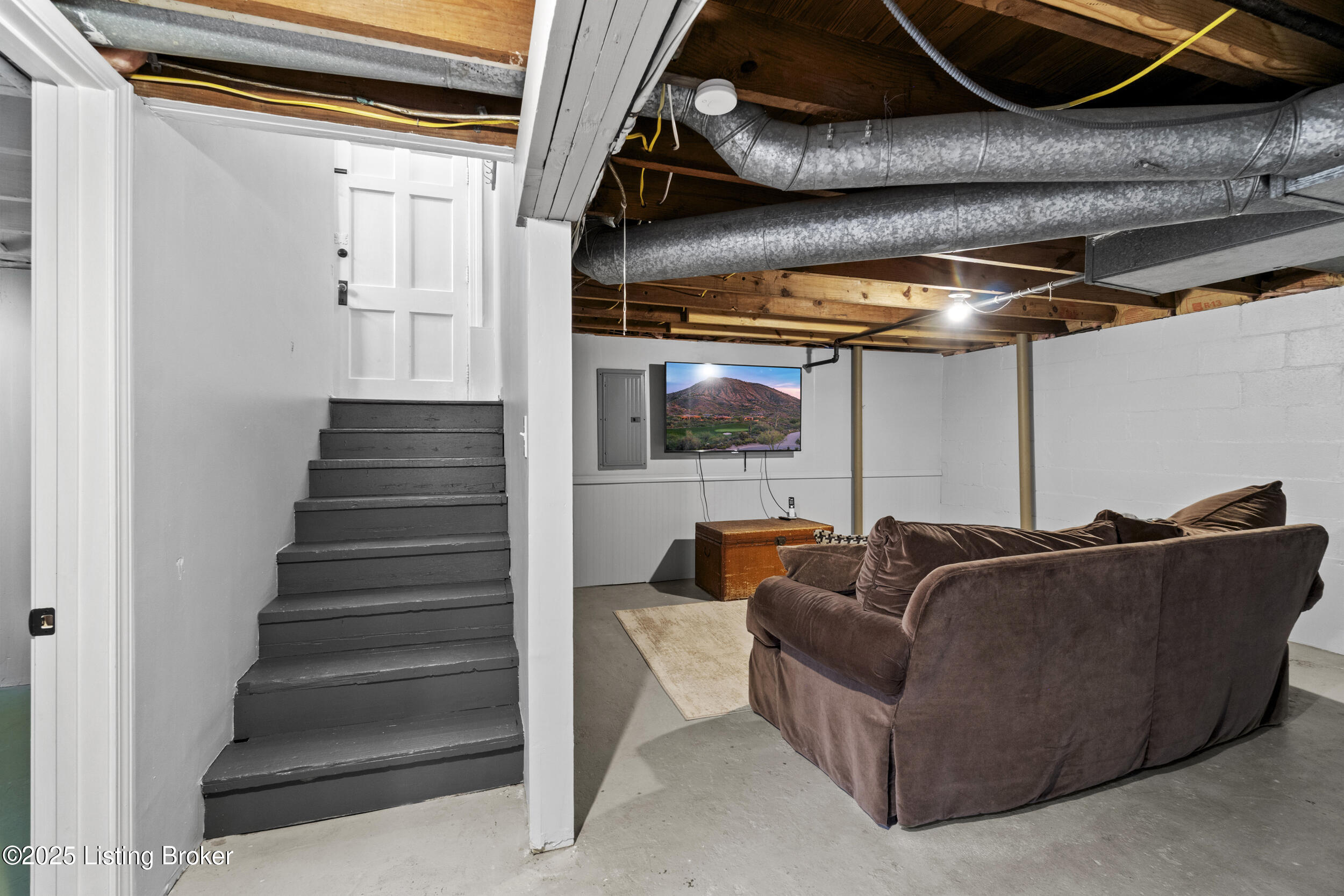 3705 Locust Ave