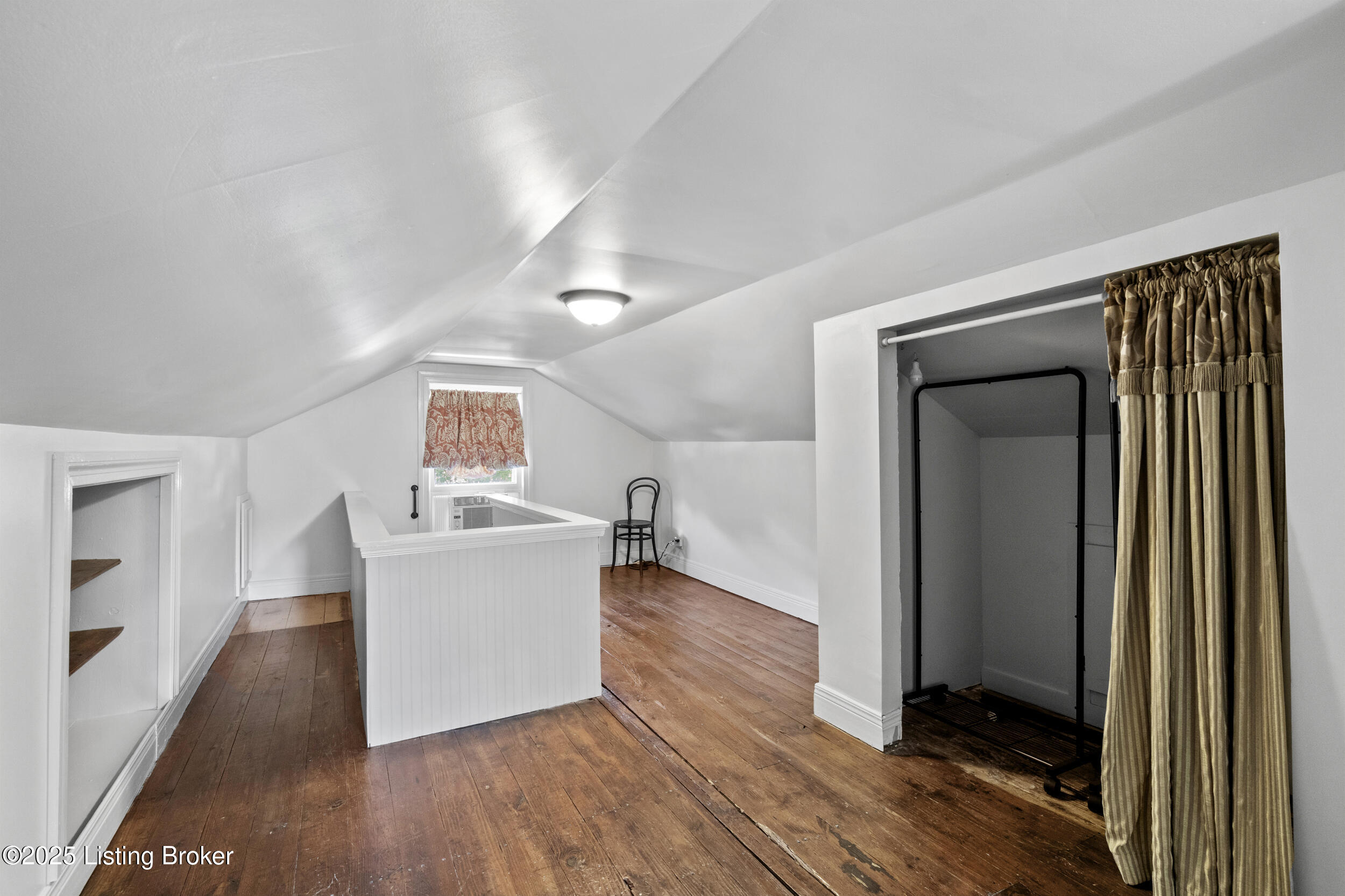 3705 Locust Ave