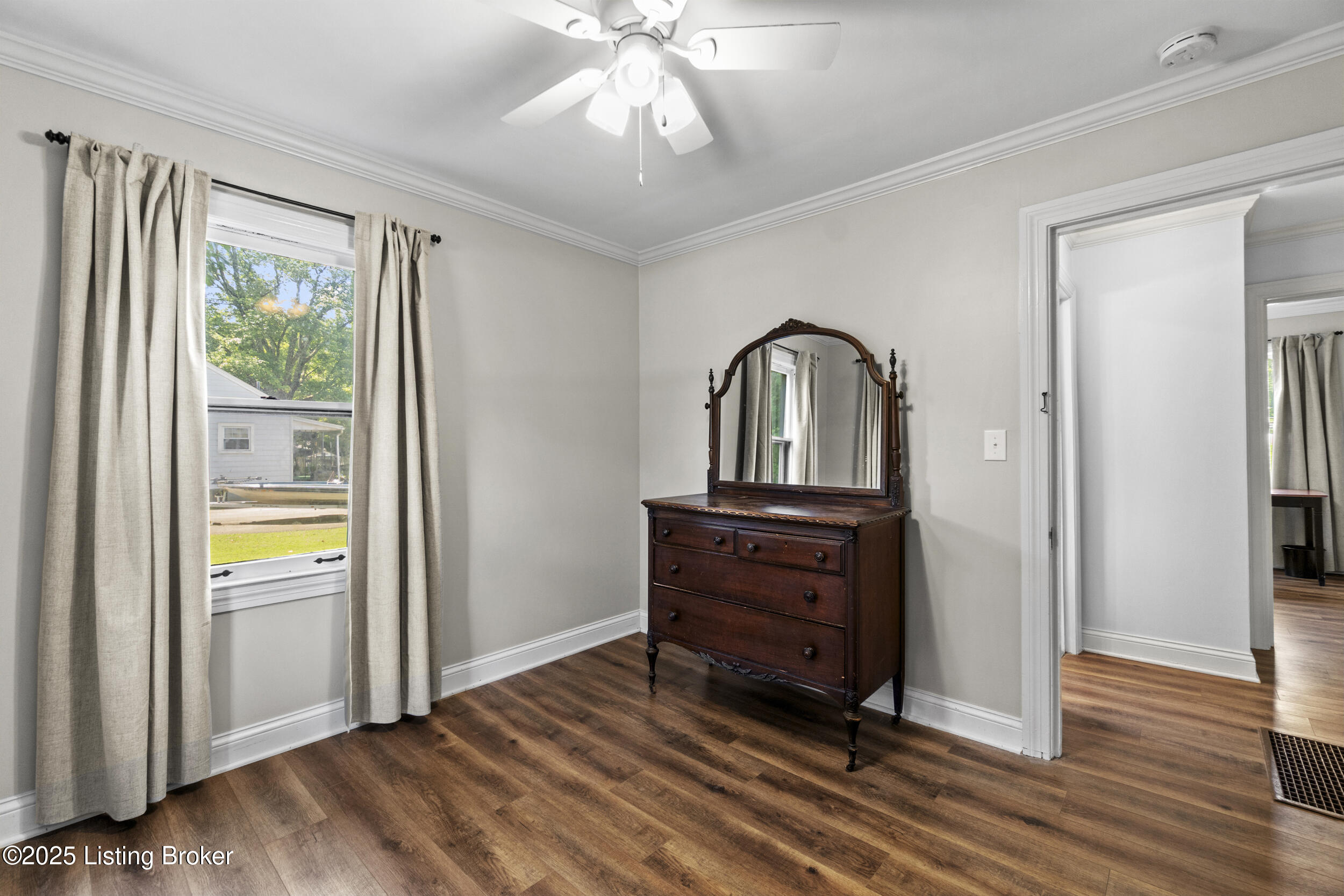 3705 Locust Ave