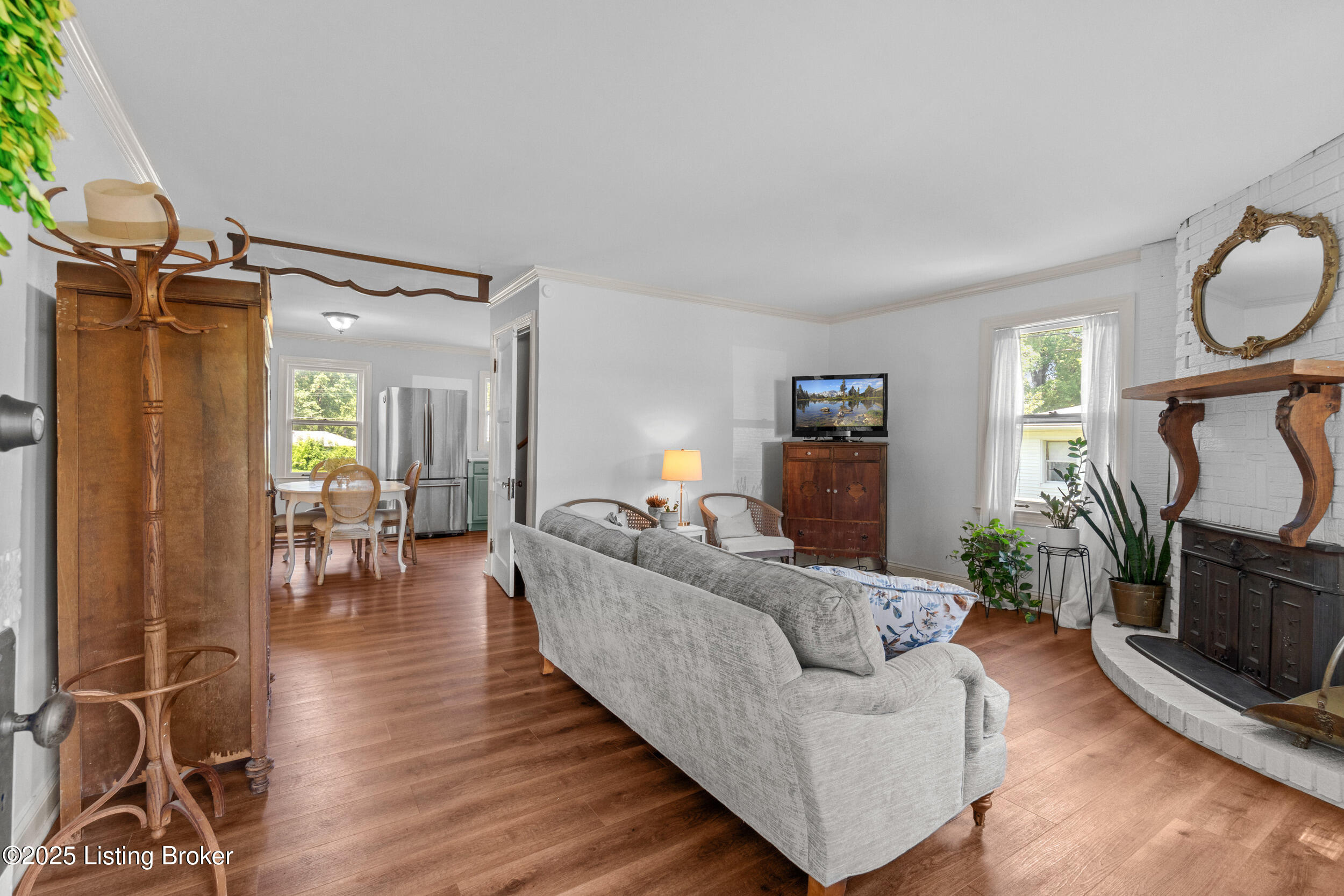 3705 Locust Ave