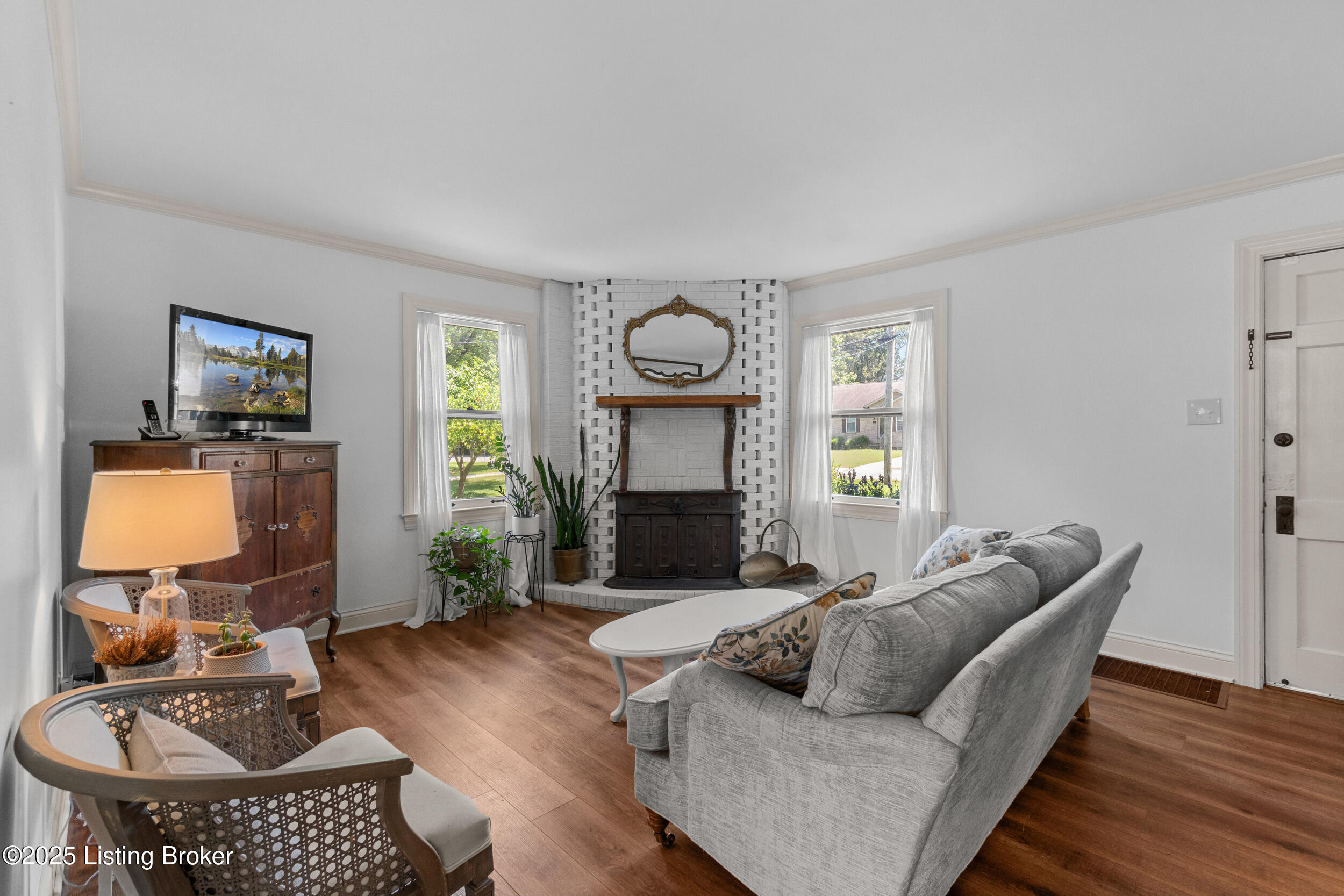 3705 Locust Ave