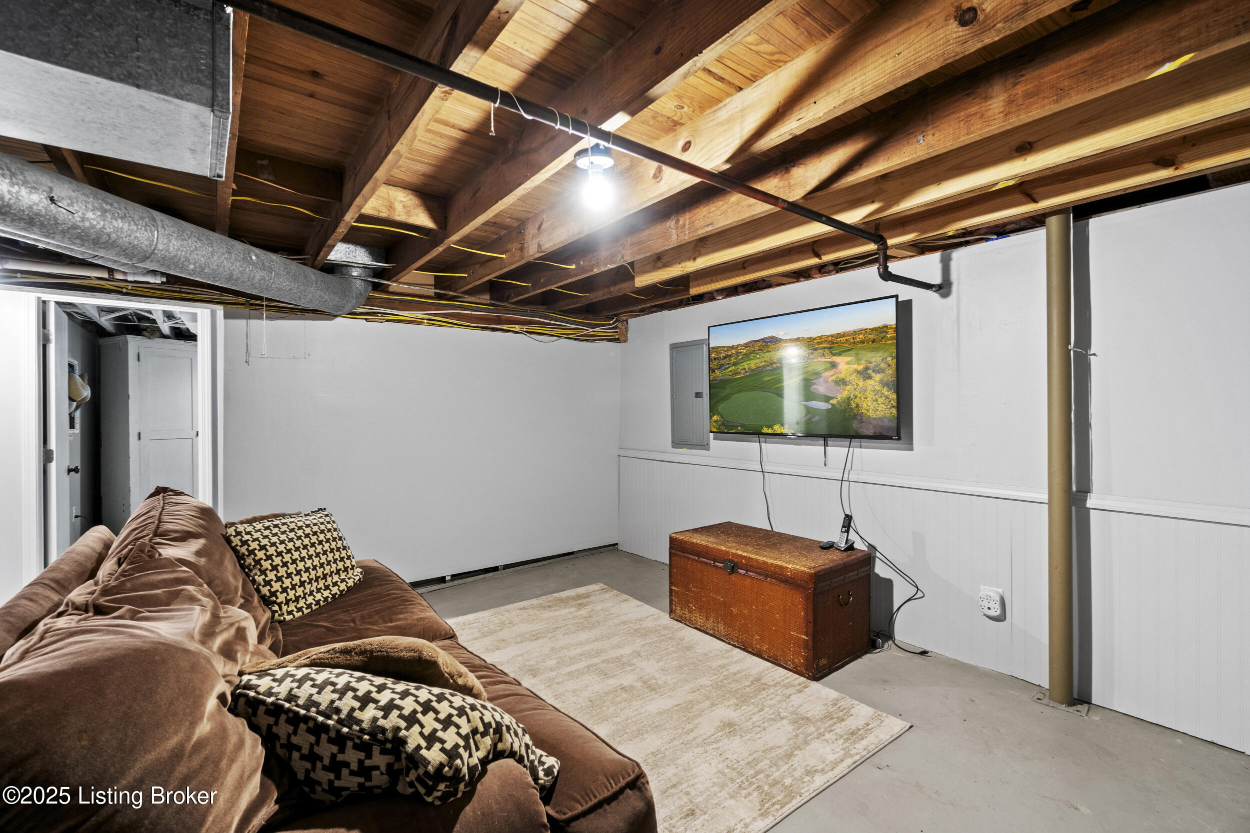 3705 Locust Ave