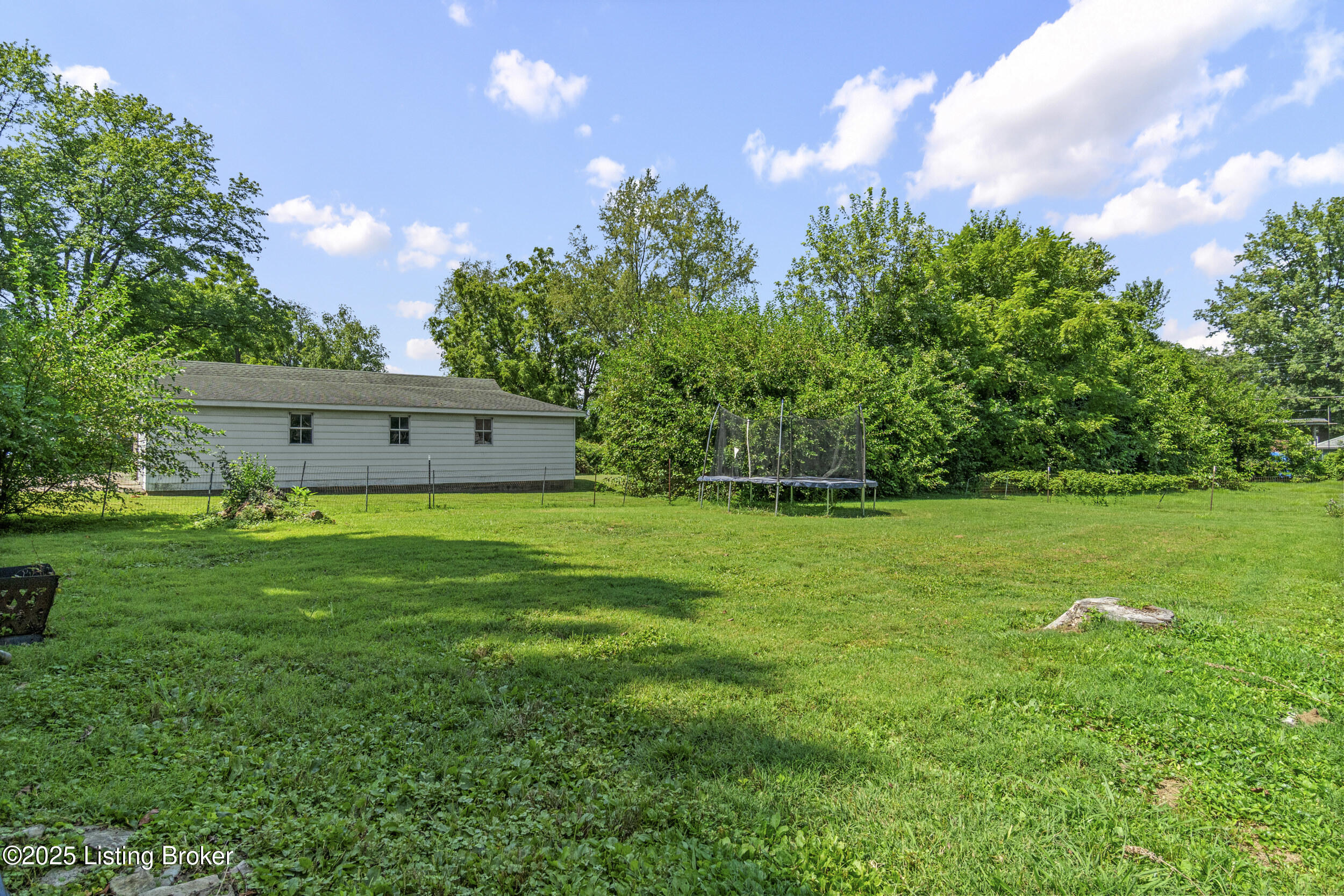 3705 Locust Ave