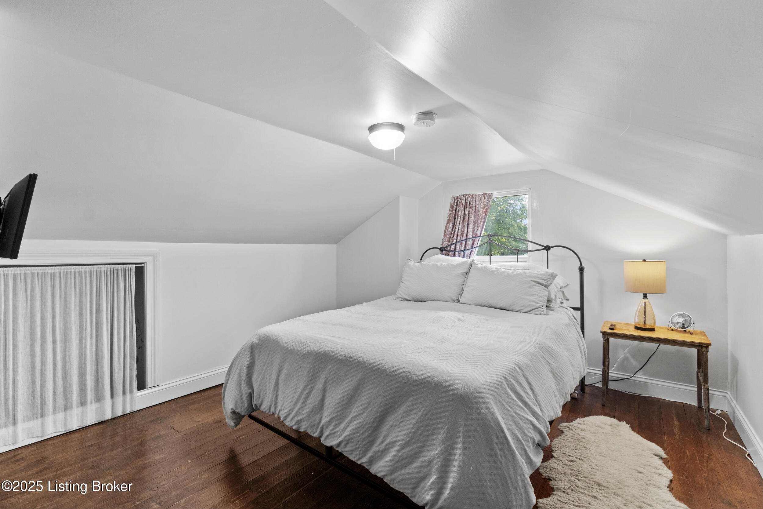 3705 Locust Ave