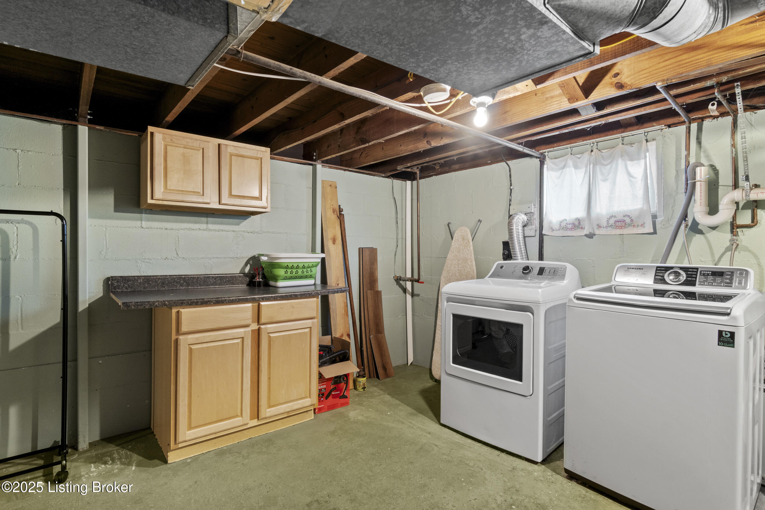 3705 Locust Ave