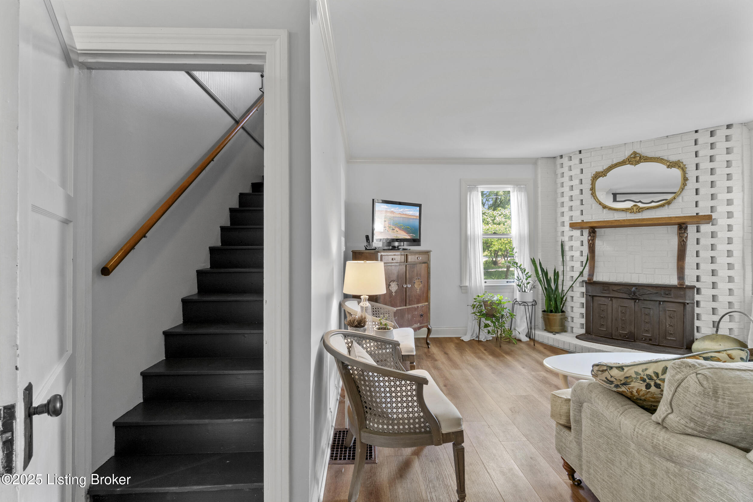 3705 Locust Ave