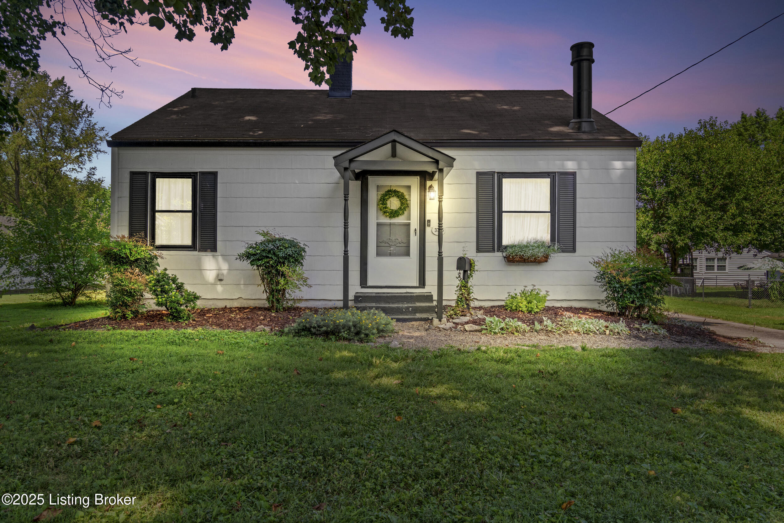 3705 Locust Ave