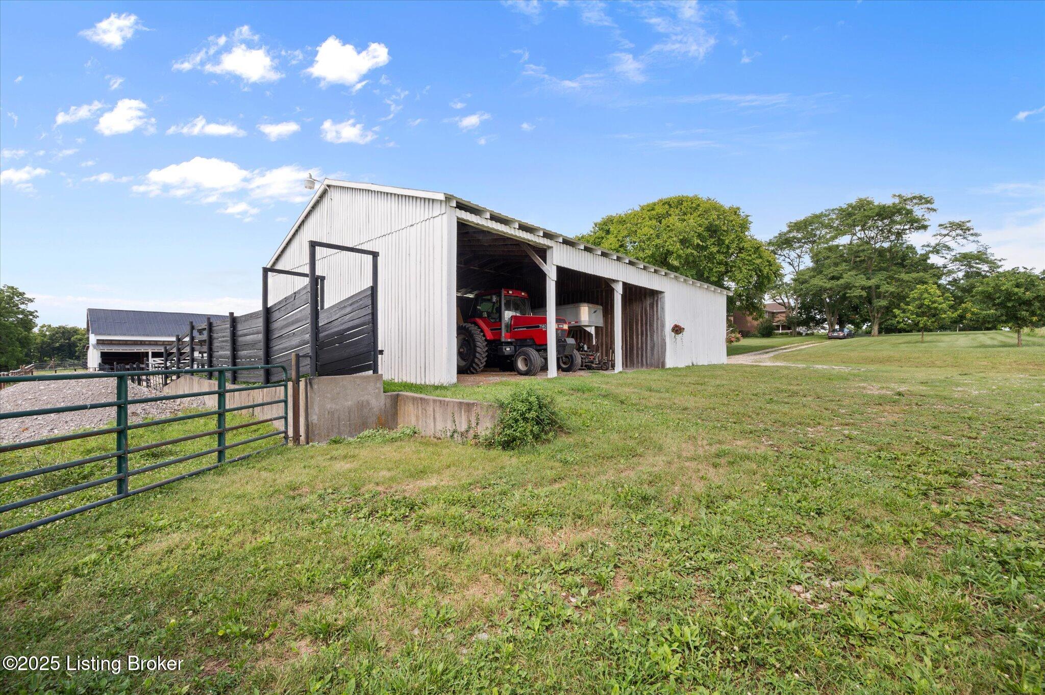 672 Locust Ln