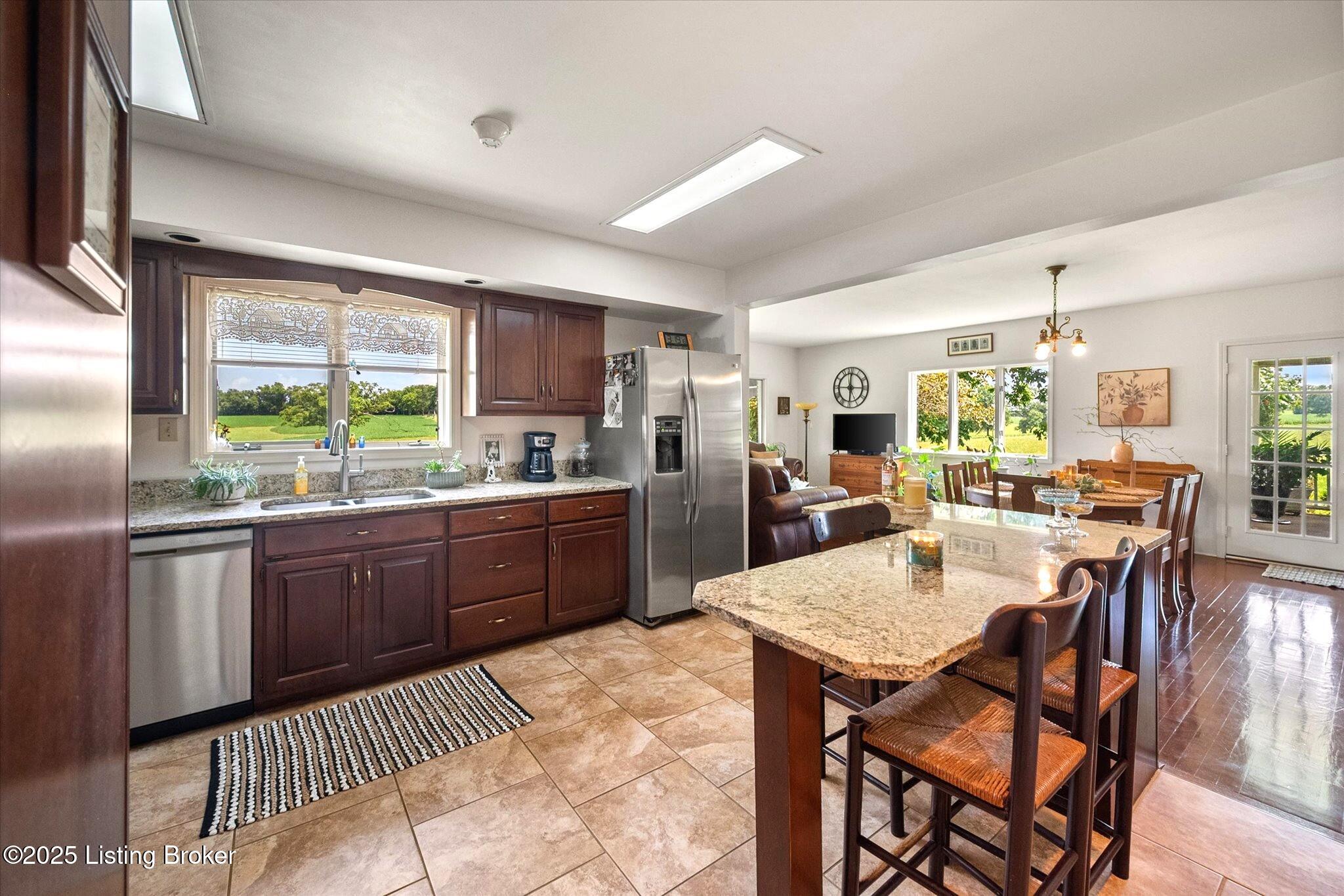 672 Locust Ln