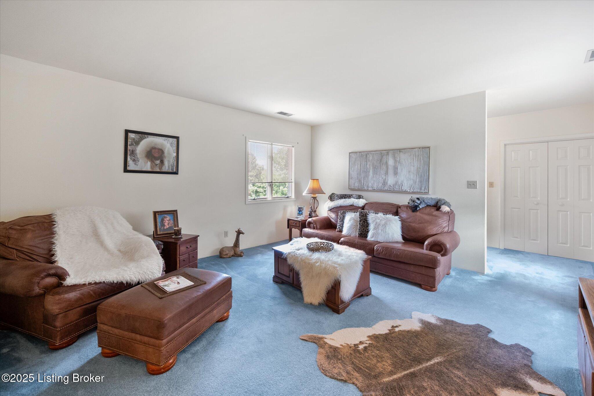 672 Locust Ln