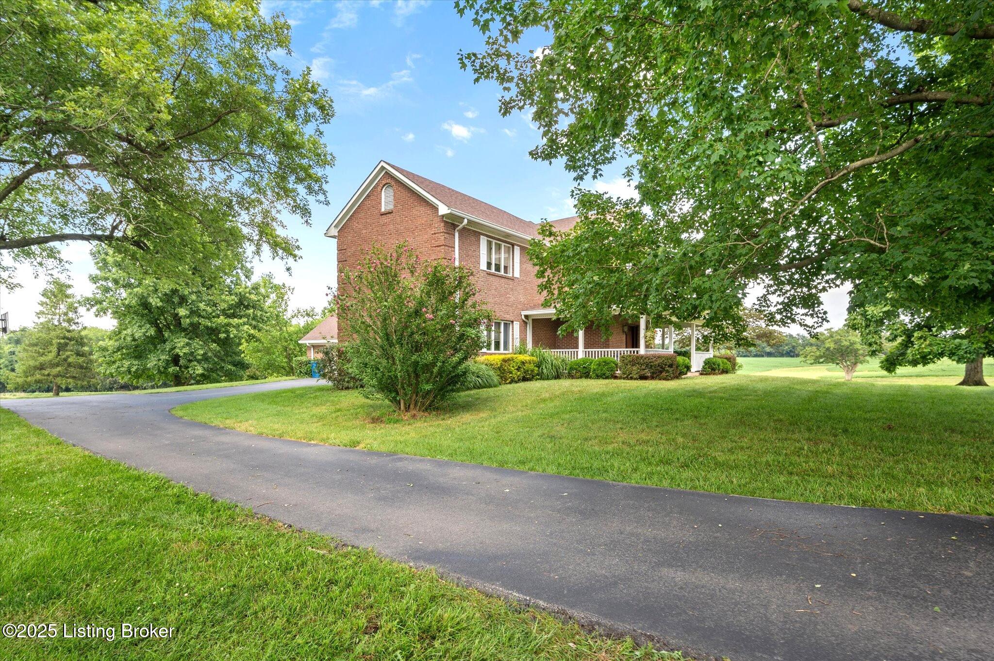 672 Locust Ln