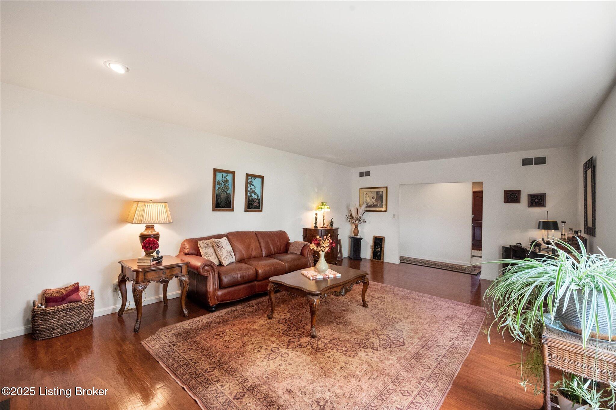 672 Locust Ln
