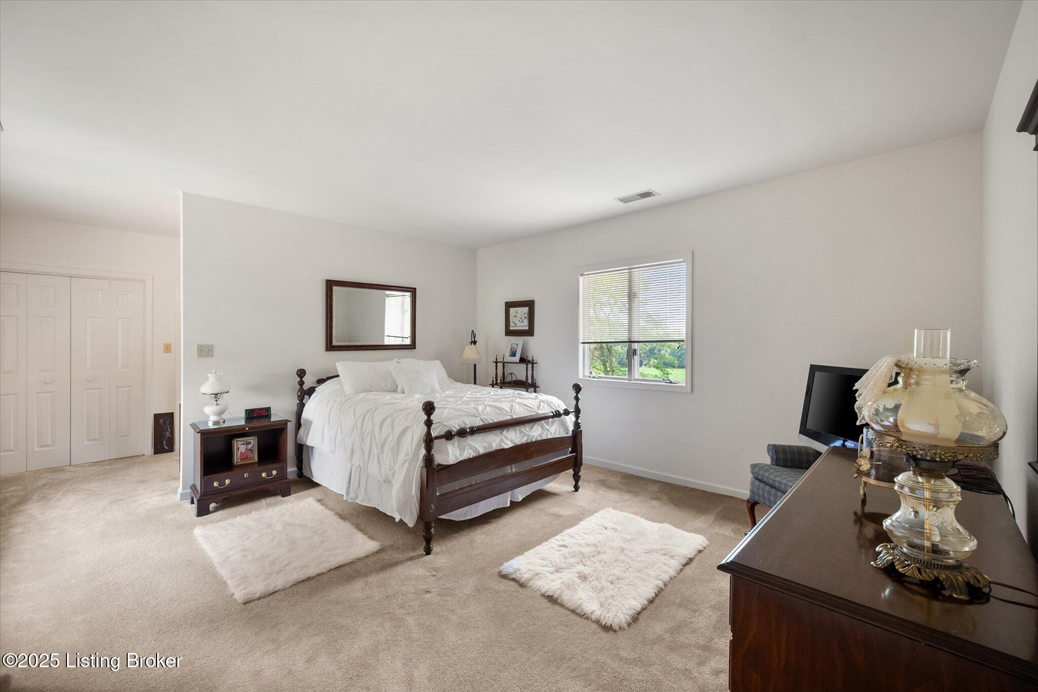 672 Locust Ln
