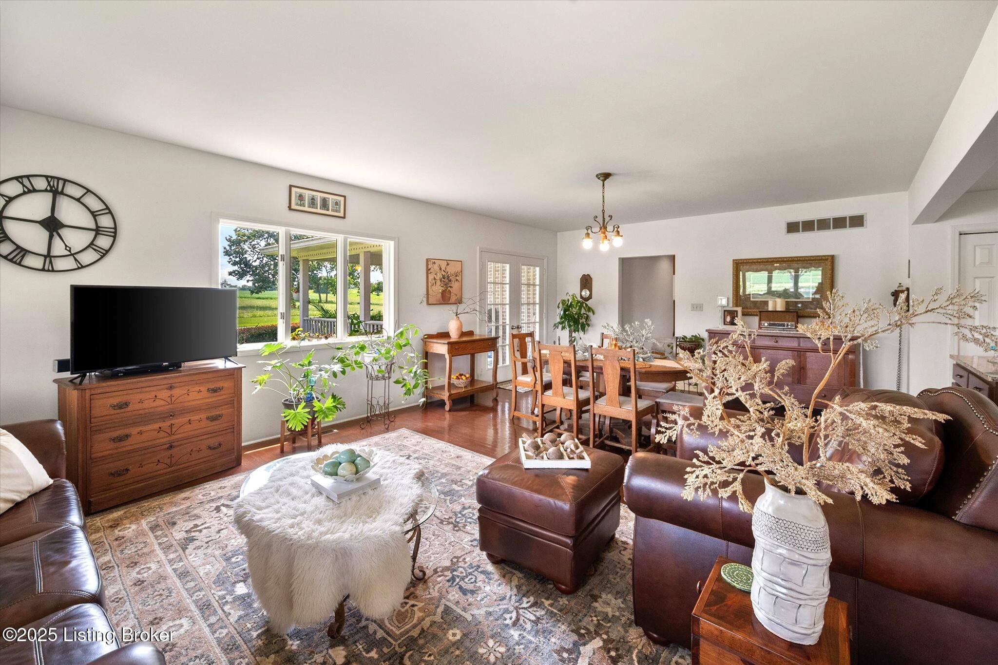 672 Locust Ln
