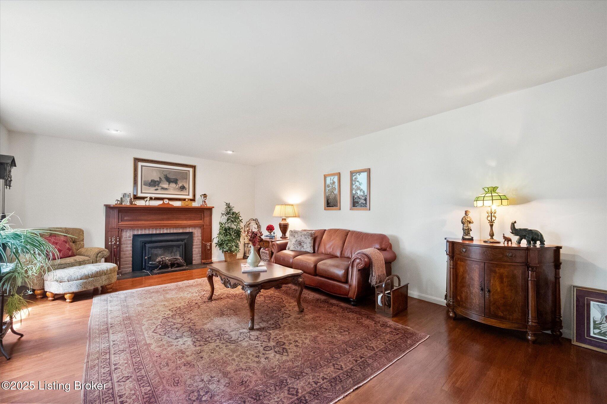 672 Locust Ln
