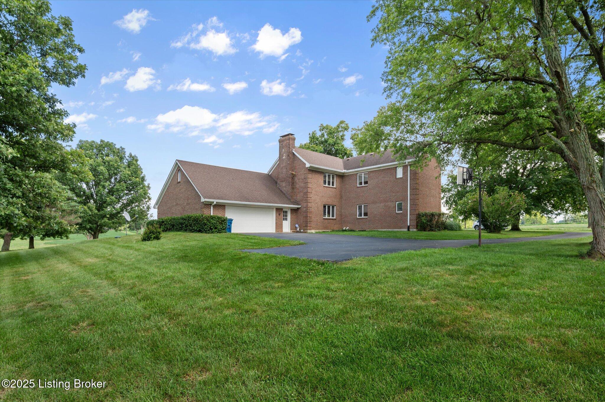 672 Locust Ln
